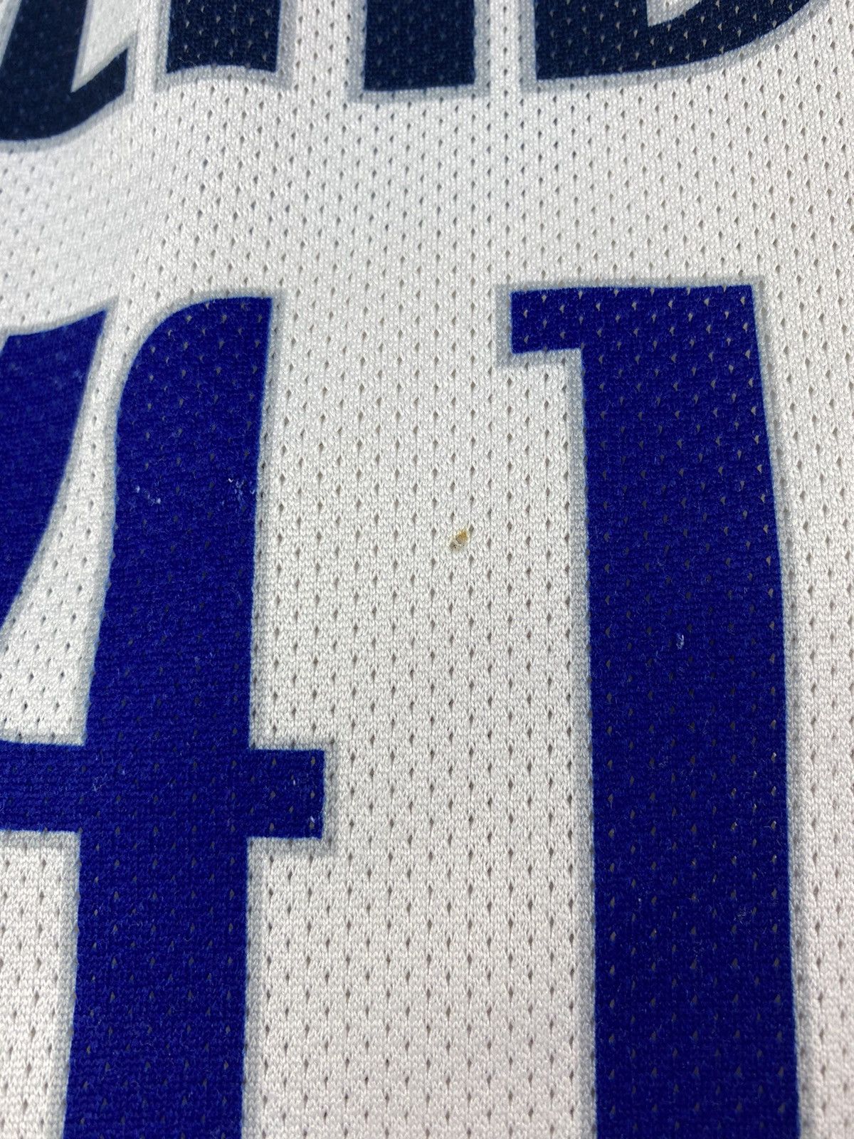 Champion Vintage Dirk Nowitzki Dallas Mawericks Champion Jersey Bulls Size US L / EU 52-54 / 3 - 8 Thumbnail