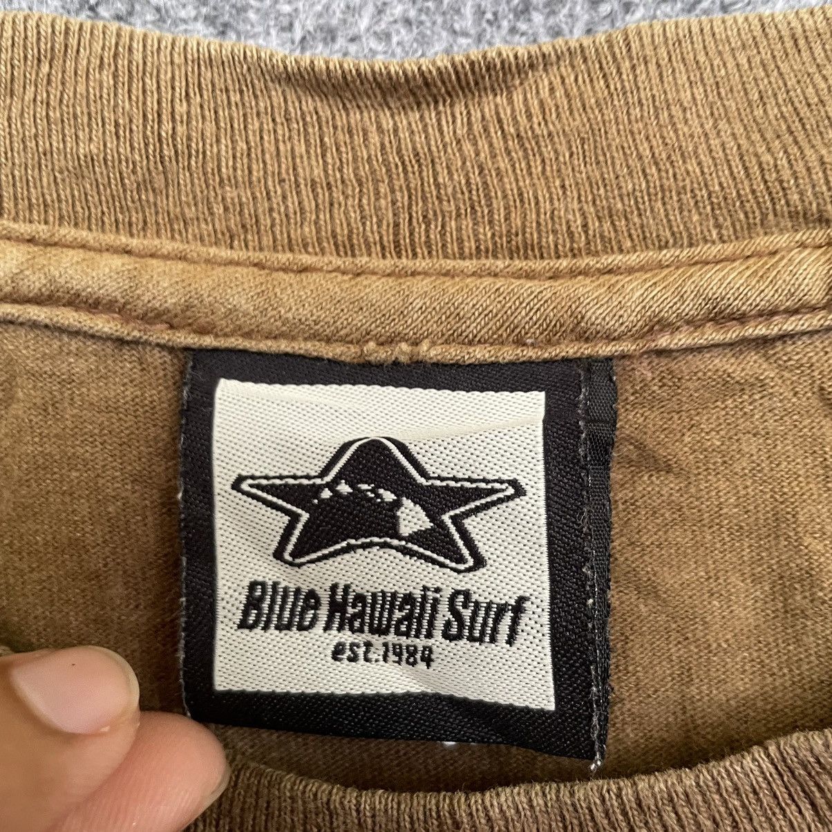 Vintage Vintage 90s Blue Hawaii Surf Surfing T Shirt Size US L / EU 52-54 / 3 - 6 Thumbnail