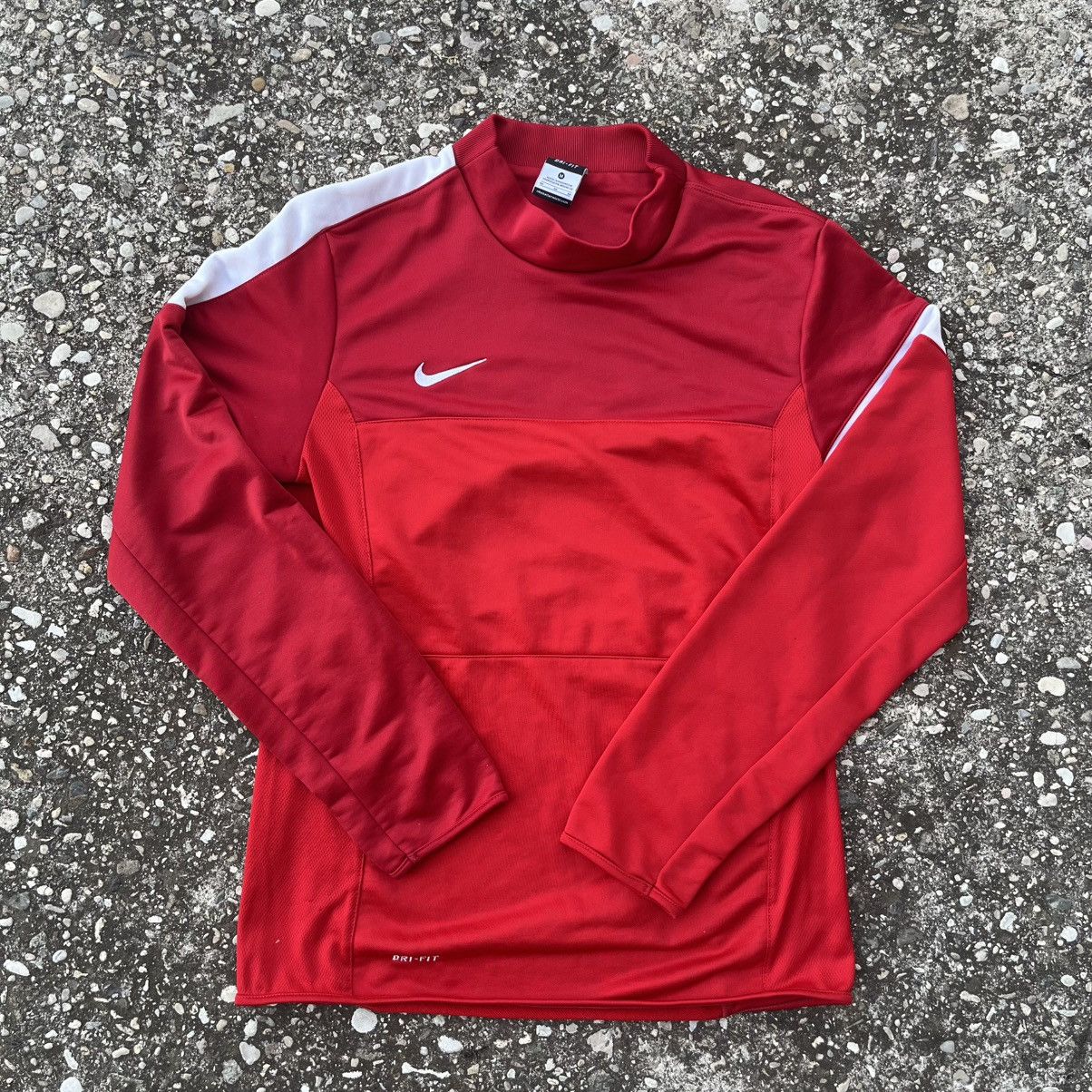 Nike Rare Vintage Nike Dri-FIT Red & White Technical Sweatshirt Size US L / EU 52-54 / 3 - 1 Thumbnail