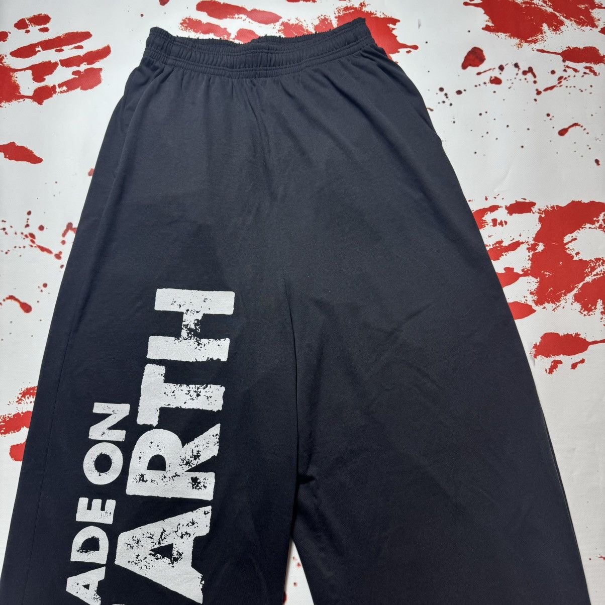 Designer × Vetements × Vintage vintage vetmements pants made on earth pants very rare Size US 32 / EU 48 - 2 Thumbnail
