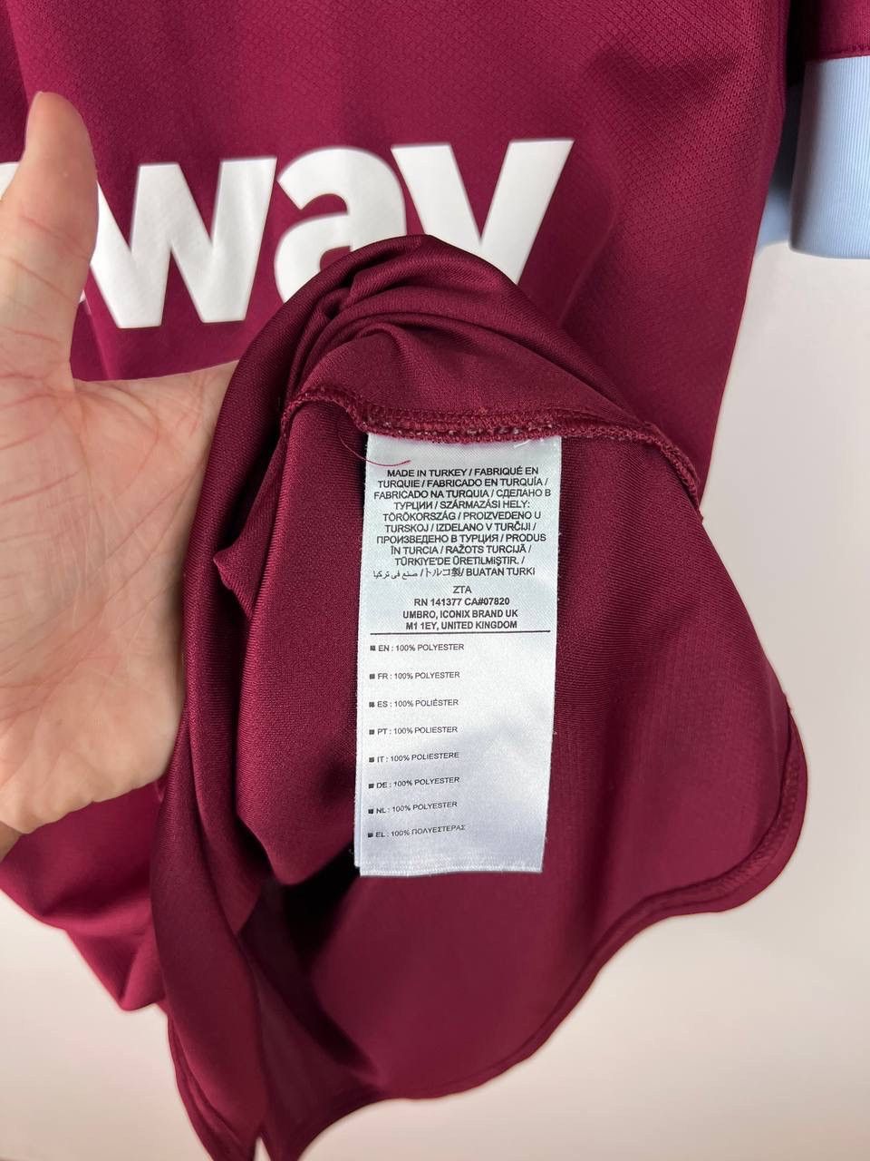 Umbro West Ham Umbro jersey size M Size US M / EU 48-50 / 2 - 4 Thumbnail