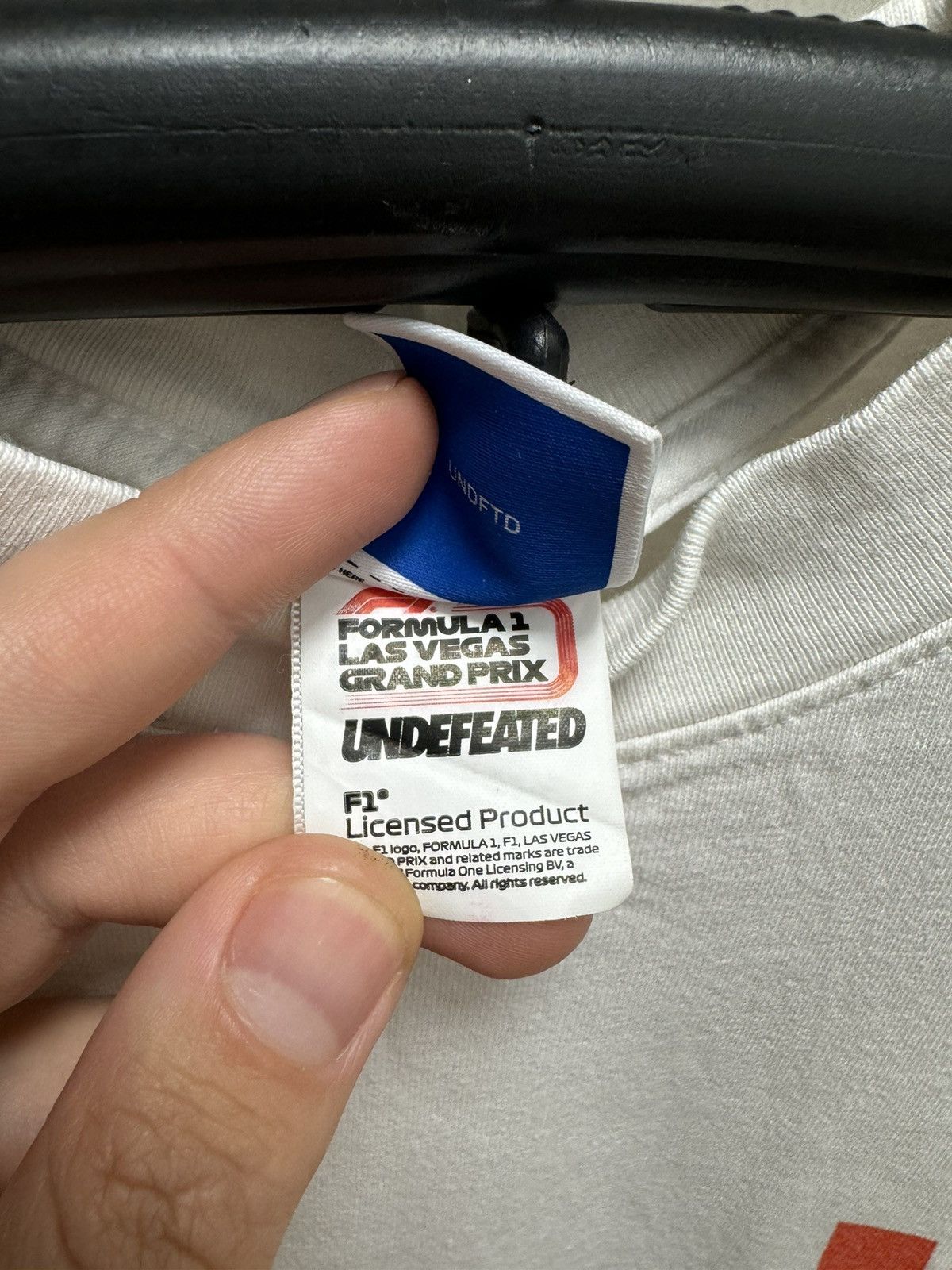 Undefeated Undefeated Formula 1 big logo white t-ahirt L sz UNDFTD las Size US L / EU 52-54 / 3 - 3 Thumbnail