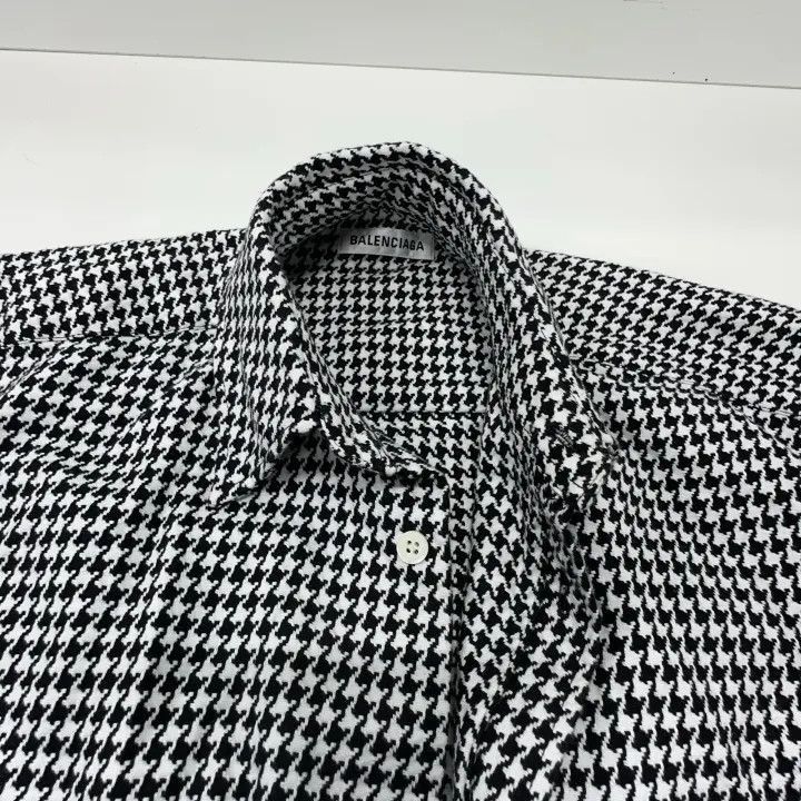 Balenciaga Balenciaga Balenciaga Houndstooth Logo Short Sleeve Shirt Size US XXS / EU 40 - 6 Thumbnail