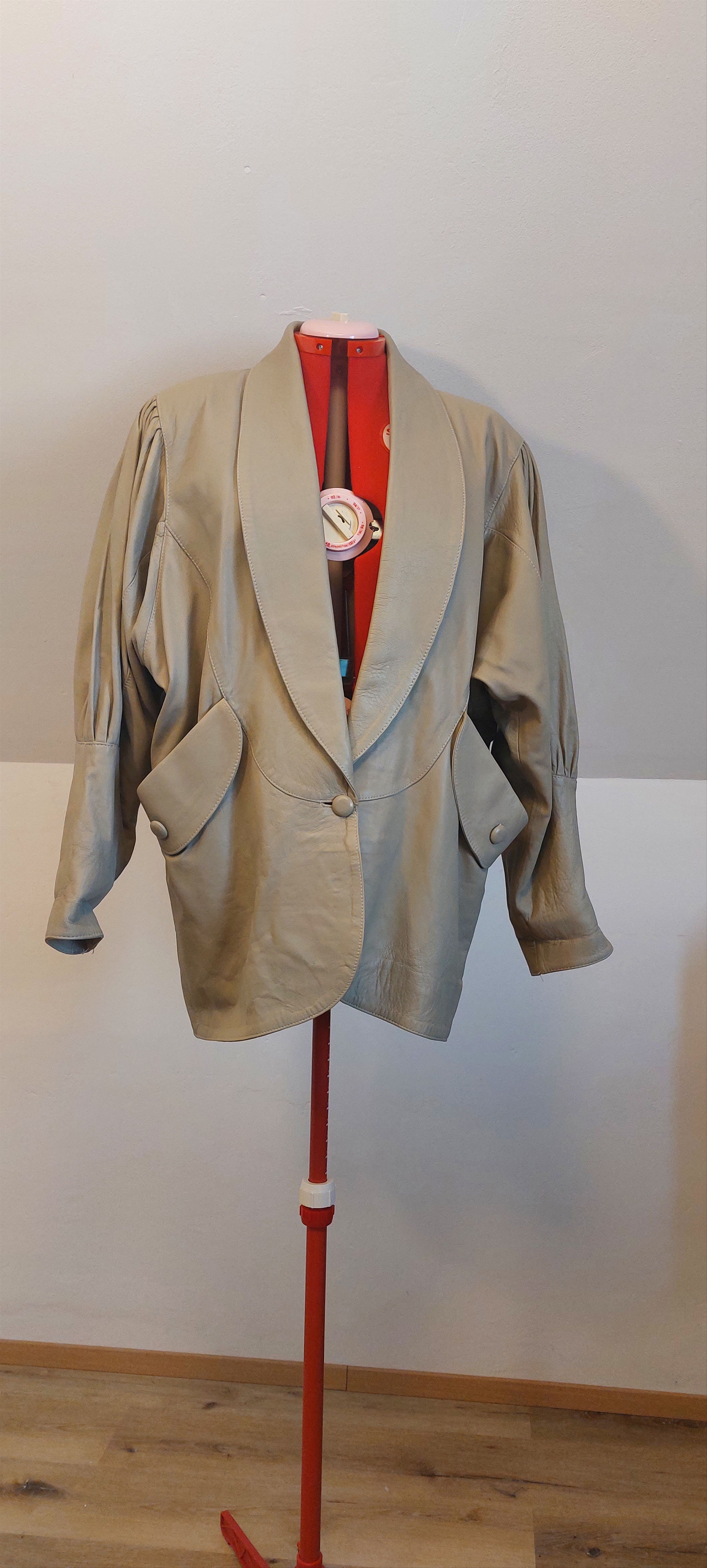 Vintage 80s Oversized Leather Jacket Strong Shoulders Tapered Size L / US 10 / IT 46 - 1 Thumbnail
