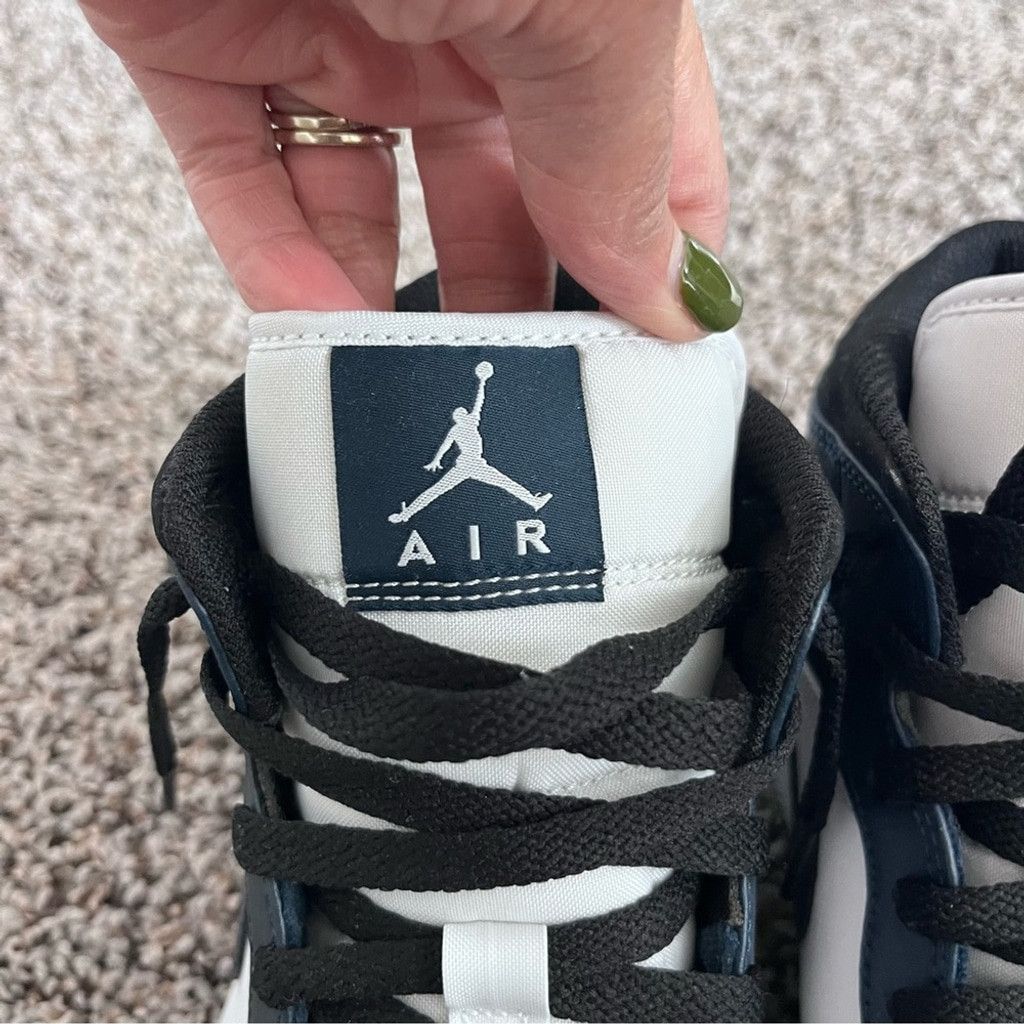 Jordan Brand EUC Air Jordan 1 Mid Sneakers in Armory Navy - M10.5/ W 12 Size US 10.5 / EU 43-44 - 10 Thumbnail