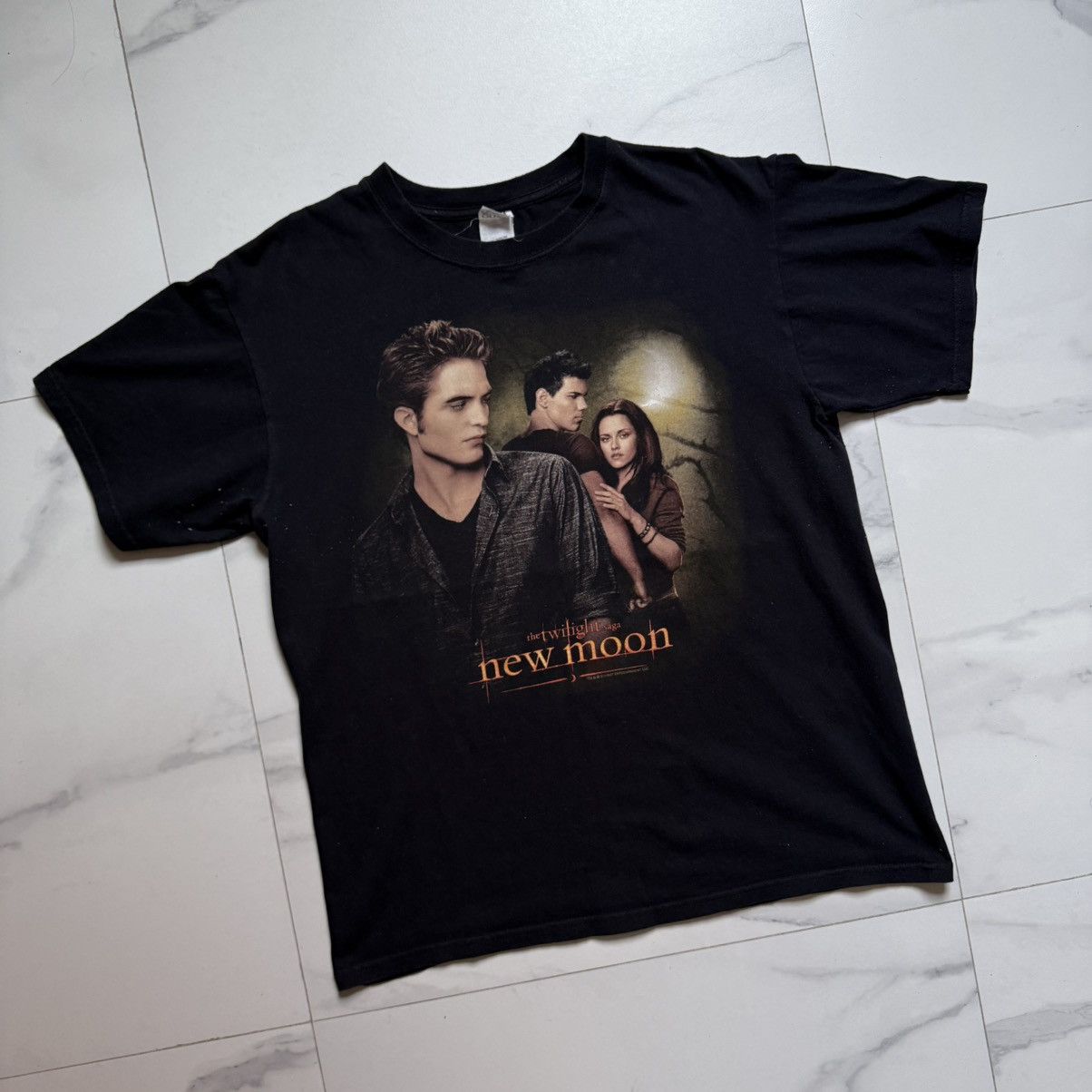 Vintage Vintage Y2K Twilight Saga New Moon Tee Size US L / EU 52-54 / 3 - 3 Thumbnail