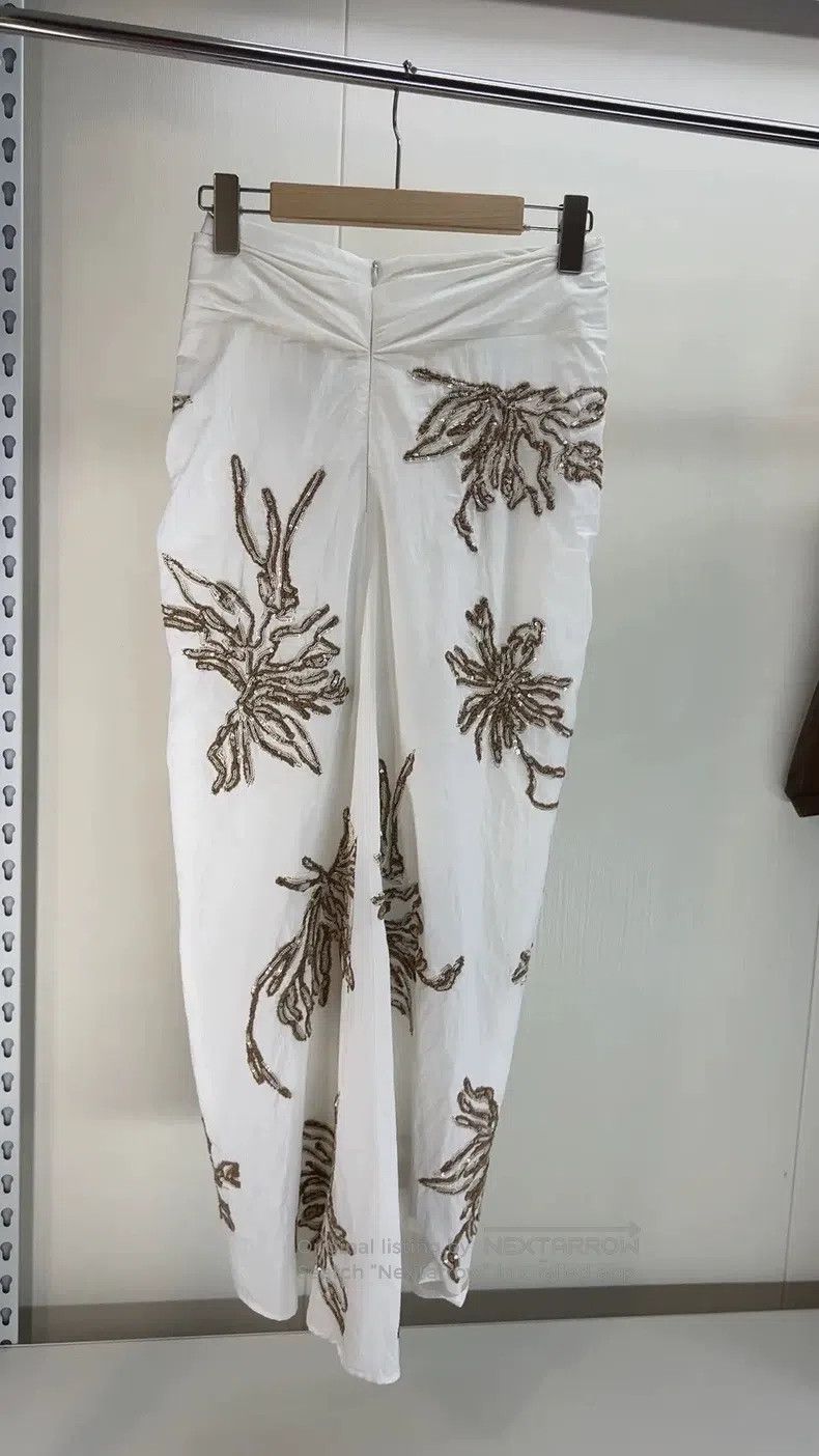 Brunello Cucinelli Brunello Cucinelli Sequined Embroidered Ocean Flower Skirt Size 25" / US 0 / IT 36 - 3 Thumbnail