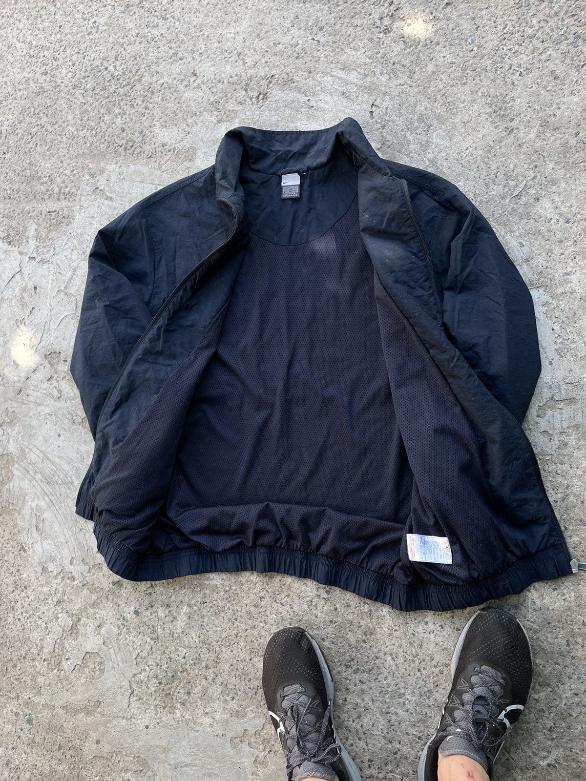 Nike Vintage Nike Y2k Nylon Track Drill Windbreaker OG Jacket Size US L / EU 52-54 / 3 - 7 Thumbnail