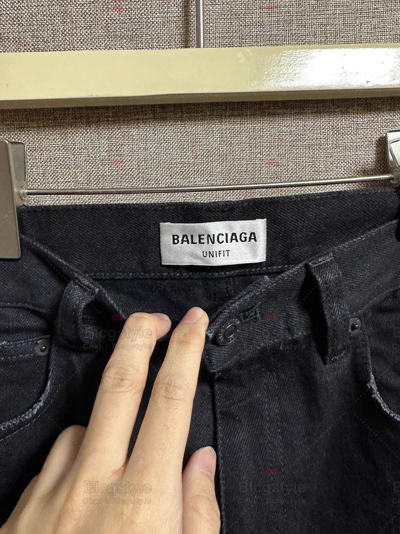 Balenciaga Balenciaga size S Worn Distressed Pants Micro-Flare Jeans Size US 27 - 4 Thumbnail
