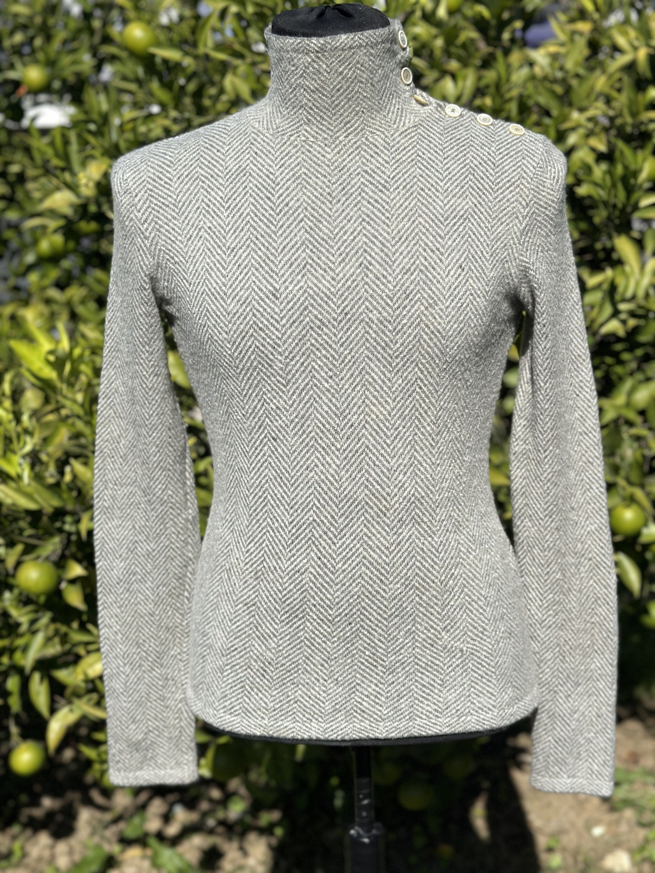 Ralph Lauren Purple Label Ralph Lauren Purple Label Herringbone Button Shoulder Sweate Size US L / EU 52-54 / 3 - 2 Thumbnail