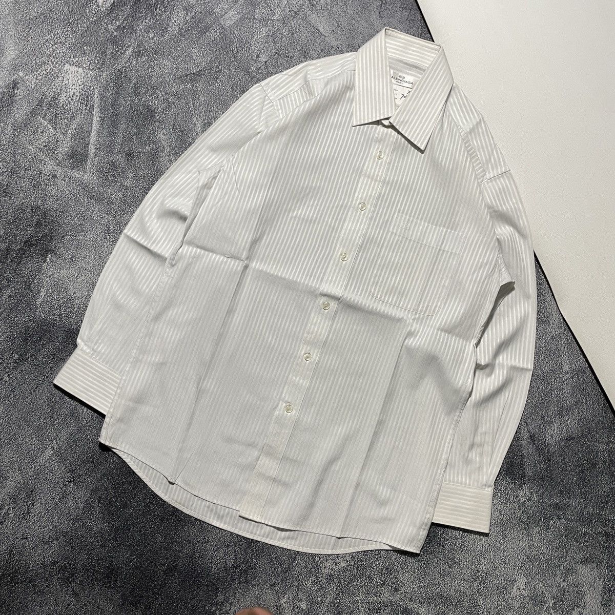 Balenciaga Vintage Balenciaga Shirts BB Embroidered Size US L / EU 52-54 / 3 - 2 Thumbnail