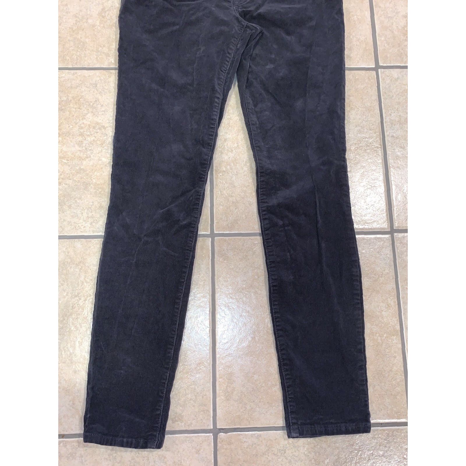 Old Navy VINTAGE Old Navy Women's 6 Gray Skinny Corduroy Pants Pants Ladies Regular 28x29 Gray Corduroy Slimming Pockets Flat Front 6 28in 29in Womens Size 28" / US 6 / IT 42 - 4 Thumbnail