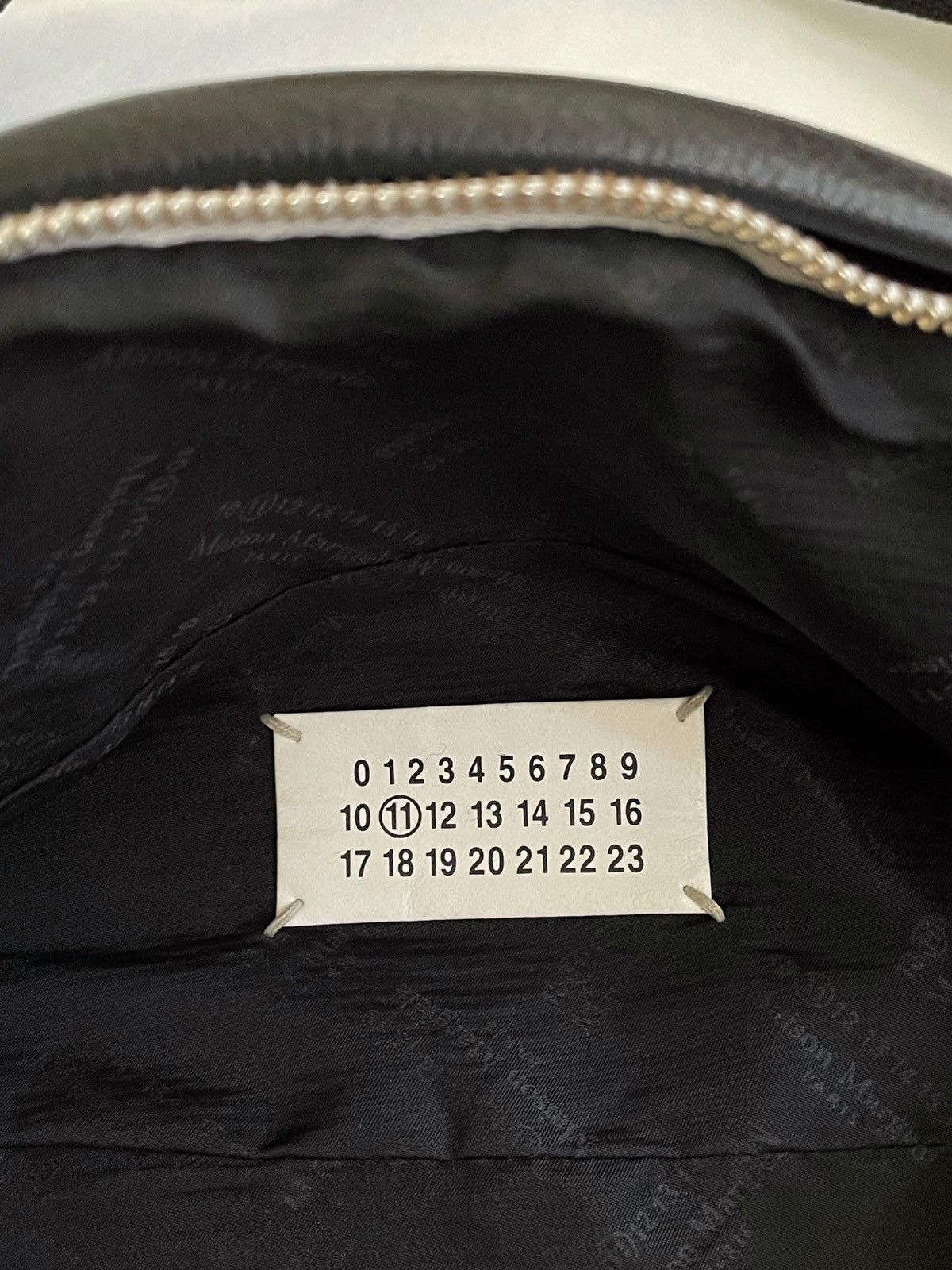 Maison Margiela Maison Margiela leather big banana crossbody bag Size ONE SIZE - 8 Thumbnail