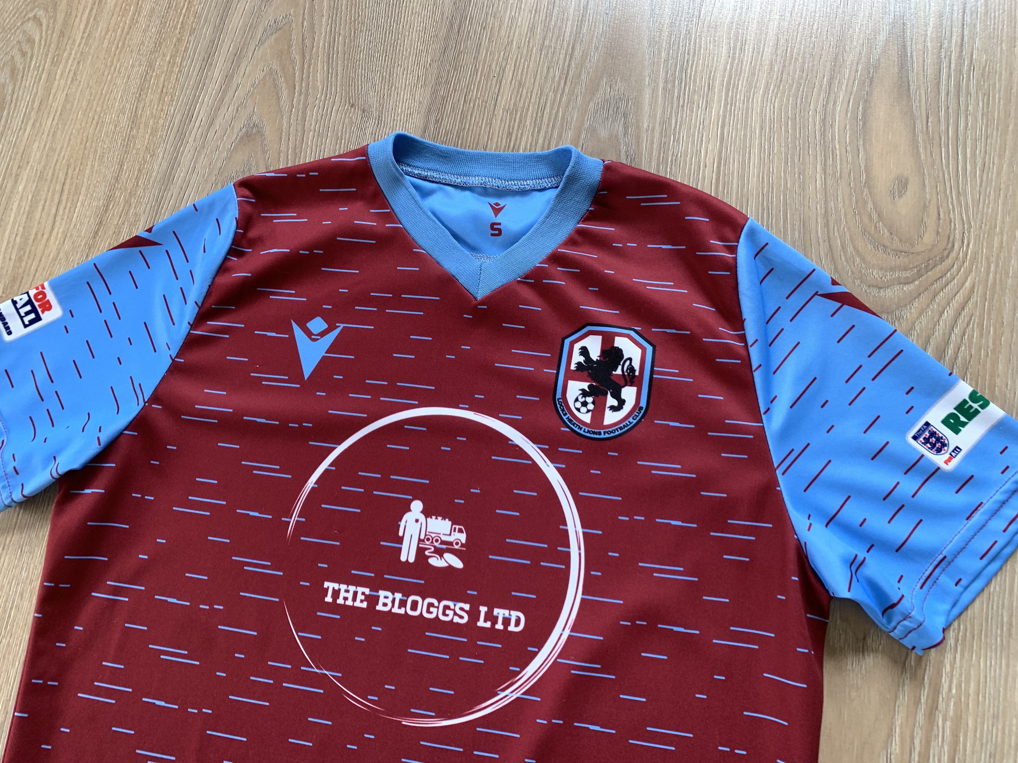 Macron Macron Locks Heath Lions Soccer Jersey #10 Size US S / EU 44-46 / 1 - 4 Thumbnail