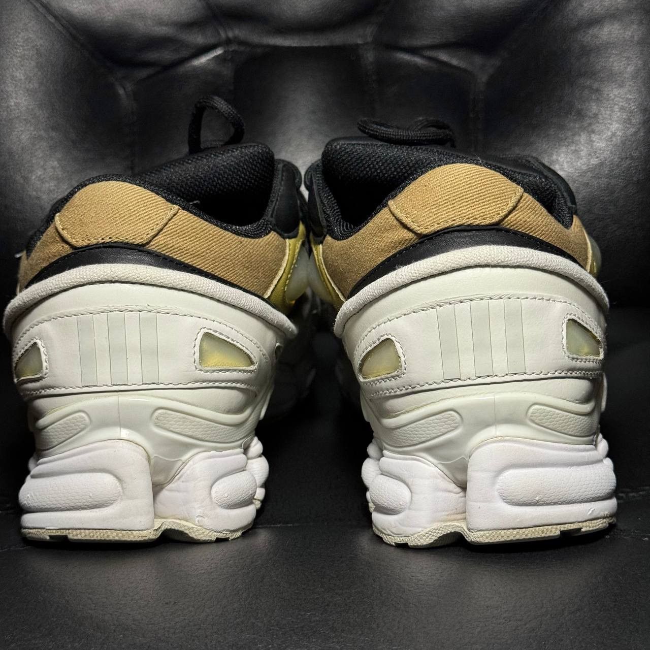Raf Simons 10us Adidas Raf Simons Ozweego Cream white Khaki Size US 10 / EU 43 - 2 Thumbnail