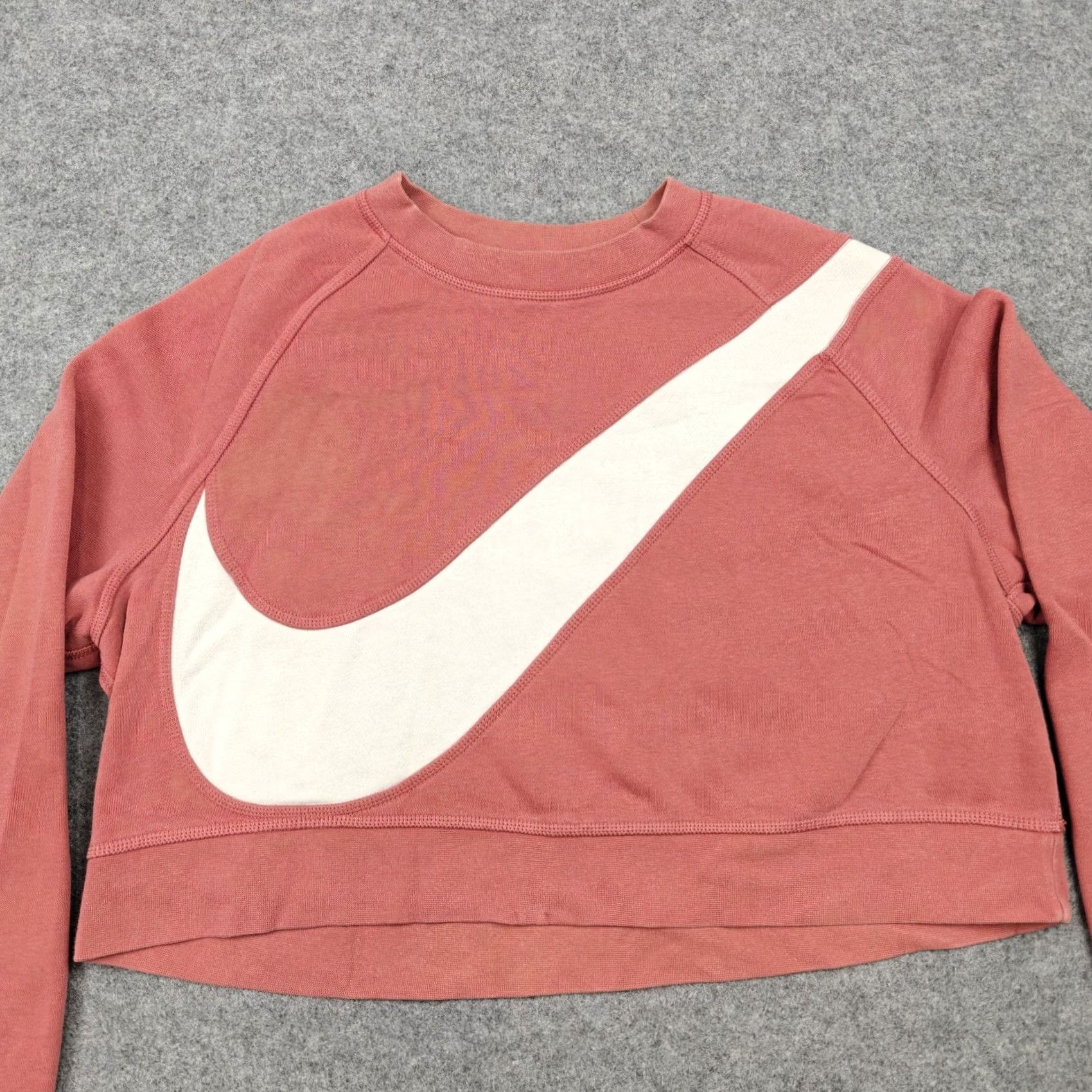 Nike Nike Sweatshirt Womens Medium Pink Fleece Cropped Swoosh Logo Crewneck Pullover Size M / US 6-8 / IT 42-44 - 2 Thumbnail