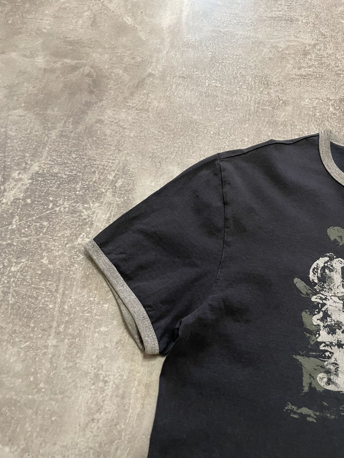 Calvin Klein Vintage Calvin Klein Jeans Tribal Style Y2K T-Shirt 90s Size US M / EU 48-50 / 2 - 4 Thumbnail