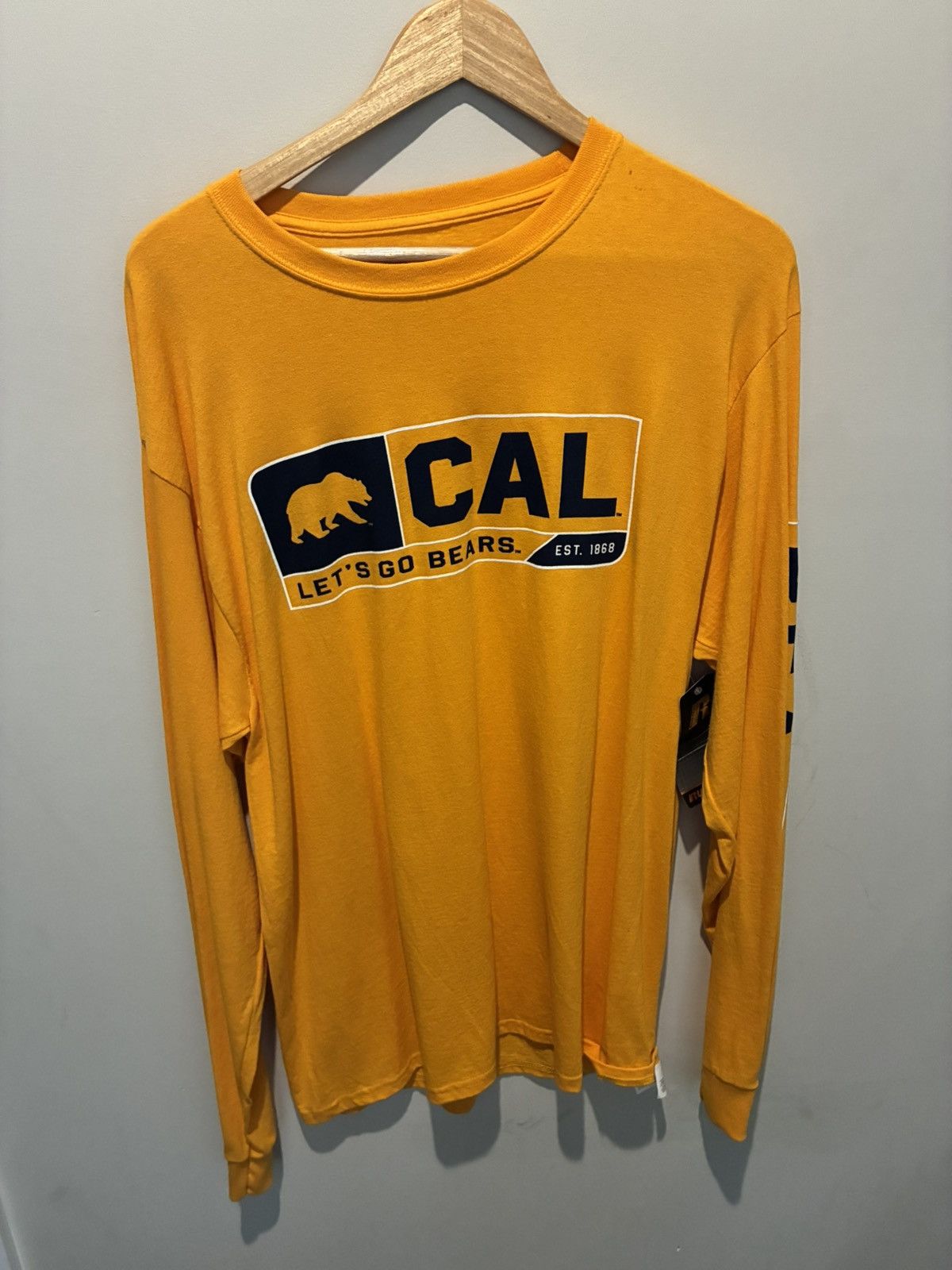 Other Russell Athletic yellow long sleeve Cal Bears shirt Size L Size US XL / EU 56 / 4 - 1 Thumbnail