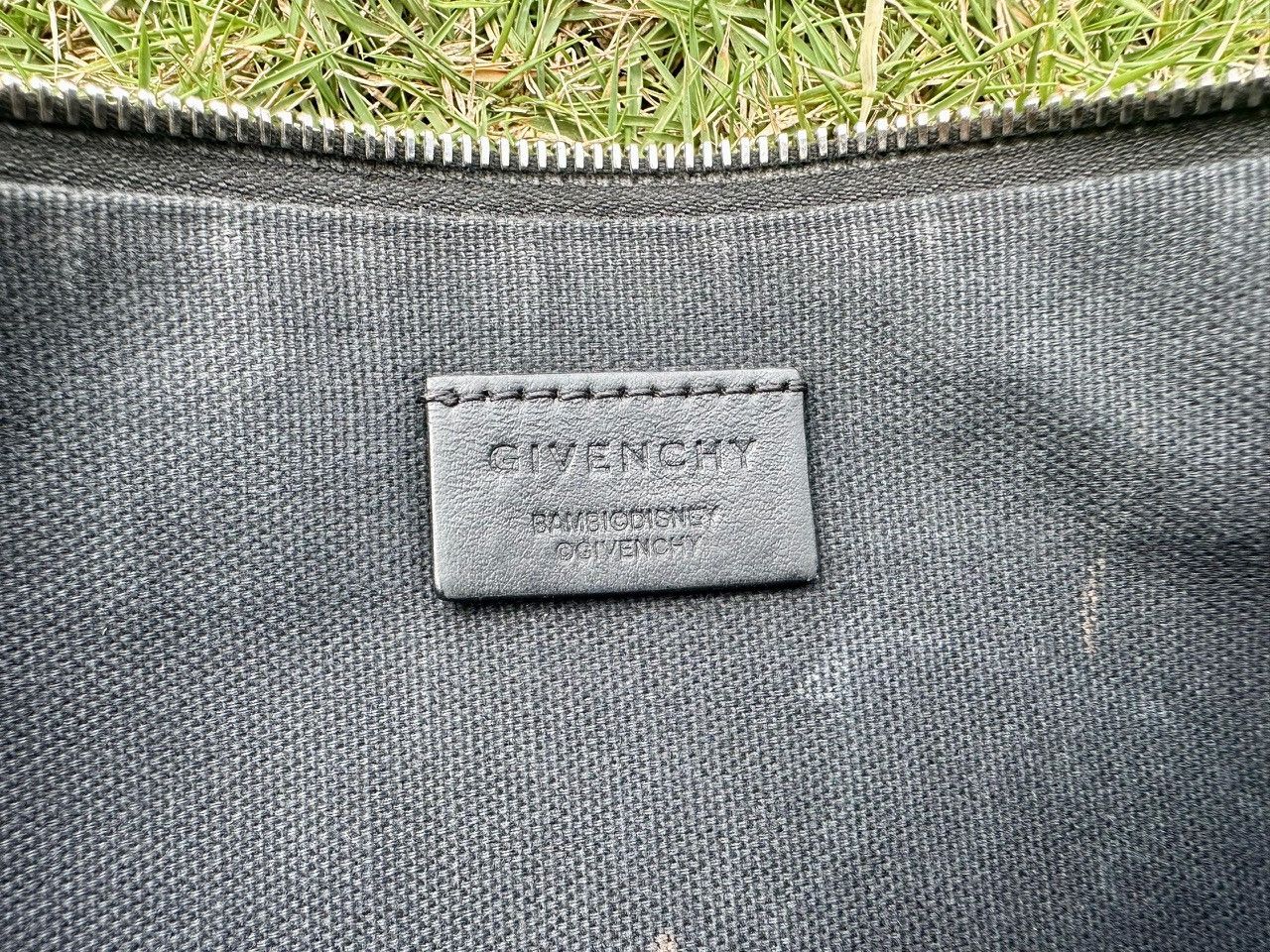 Givenchy Authentic Givenchy x Bambi Disney Leather Clutch Bag Size ONE SIZE - 8 Thumbnail
