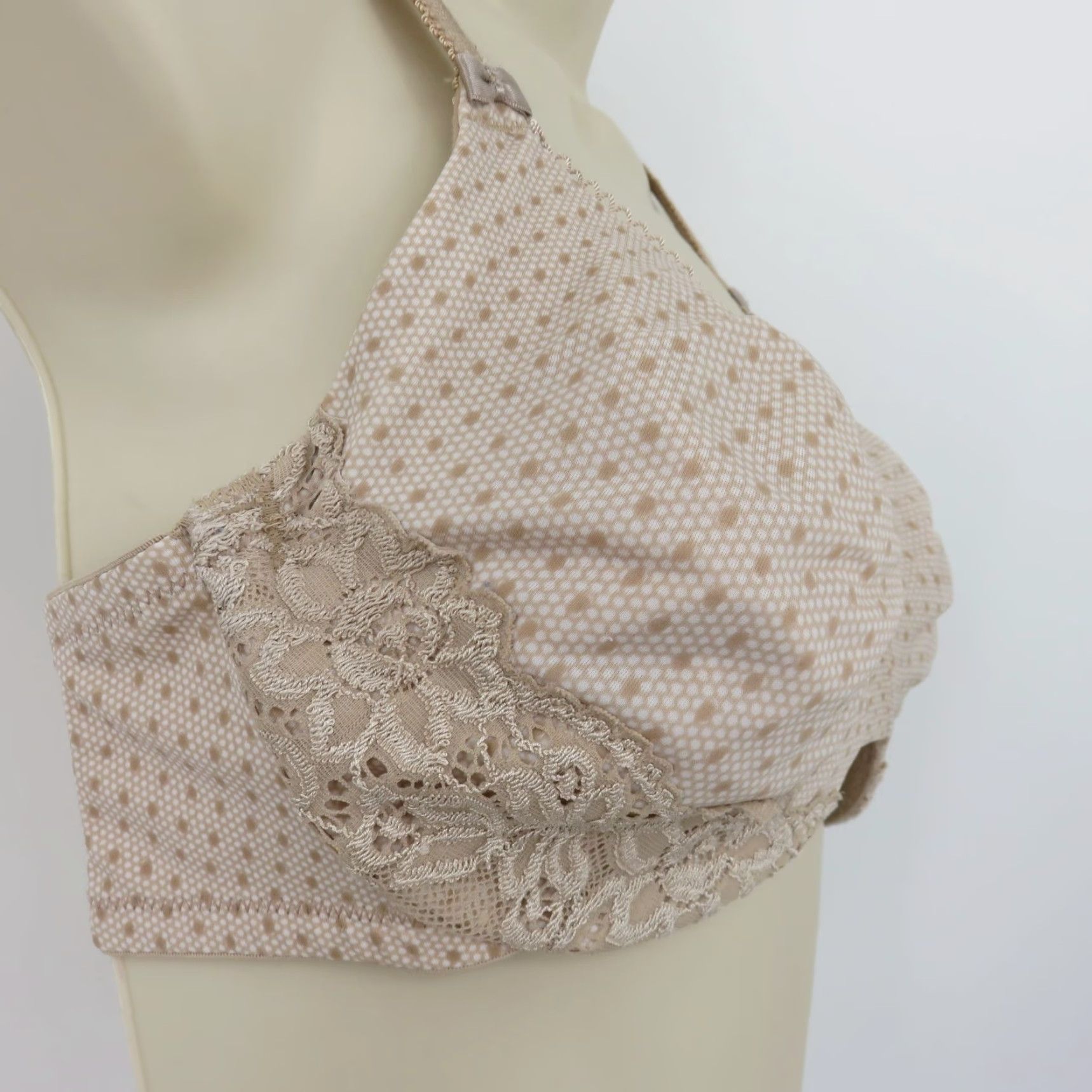 Vintage Olga Bra 36C Full Coverage Underwire T-Shirt Beige Polka Dot 35063 Ladies Womens Clothing Size ONE SIZE - 3 Thumbnail