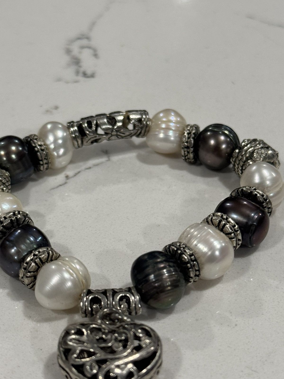 Jewelry Freshwater Pearl Bracelet Charm Black & White Pearls Size ONE SIZE - 7 Thumbnail