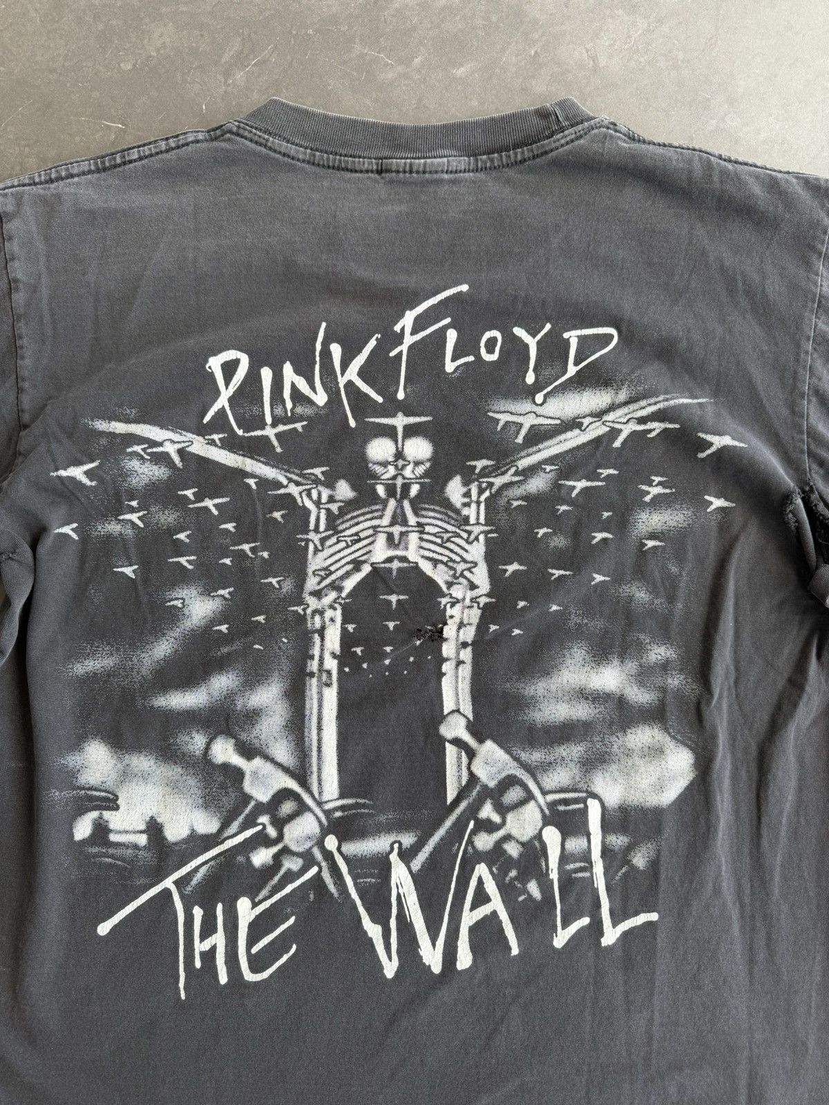 Pink Floyd × Vintage Vintage Pink Floyd ‘The Wall’ Tee Size US S / EU 44-46 / 1 - 4 Thumbnail