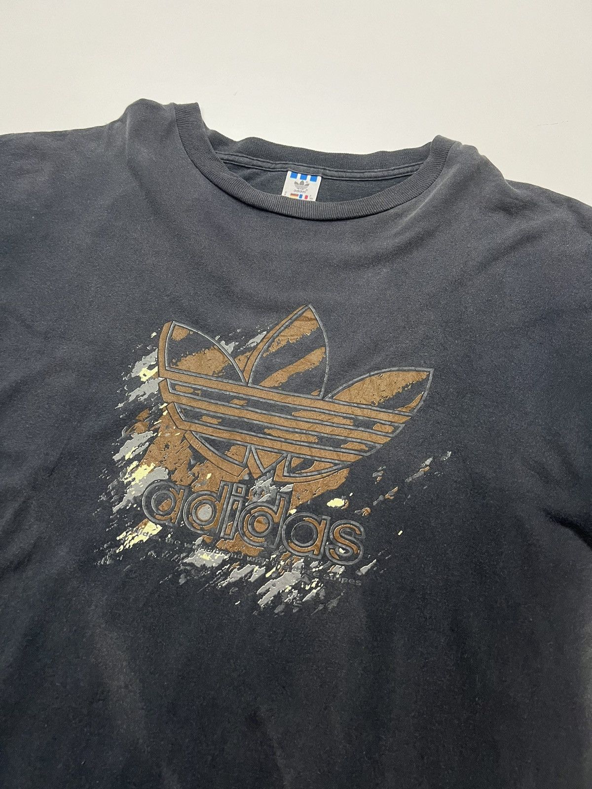 Vintage VINTAGE ADIDAS BIG LOGO TEES Size US XL / EU 56 / 4 - 3 Thumbnail