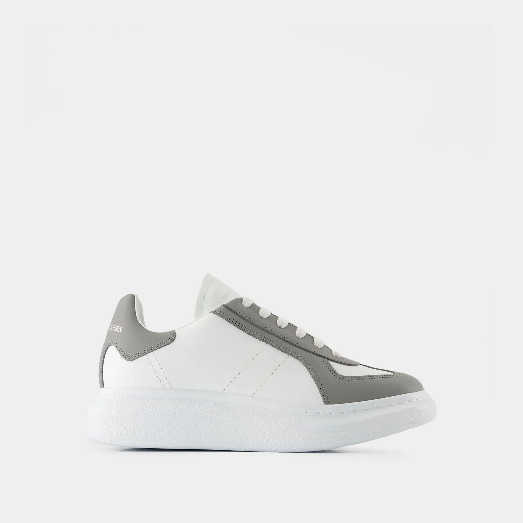 Alexander McQueen os11x0126 Low-Top Sneakers in White/Grey Size US 12 / EU 45 - 1 Thumbnail
