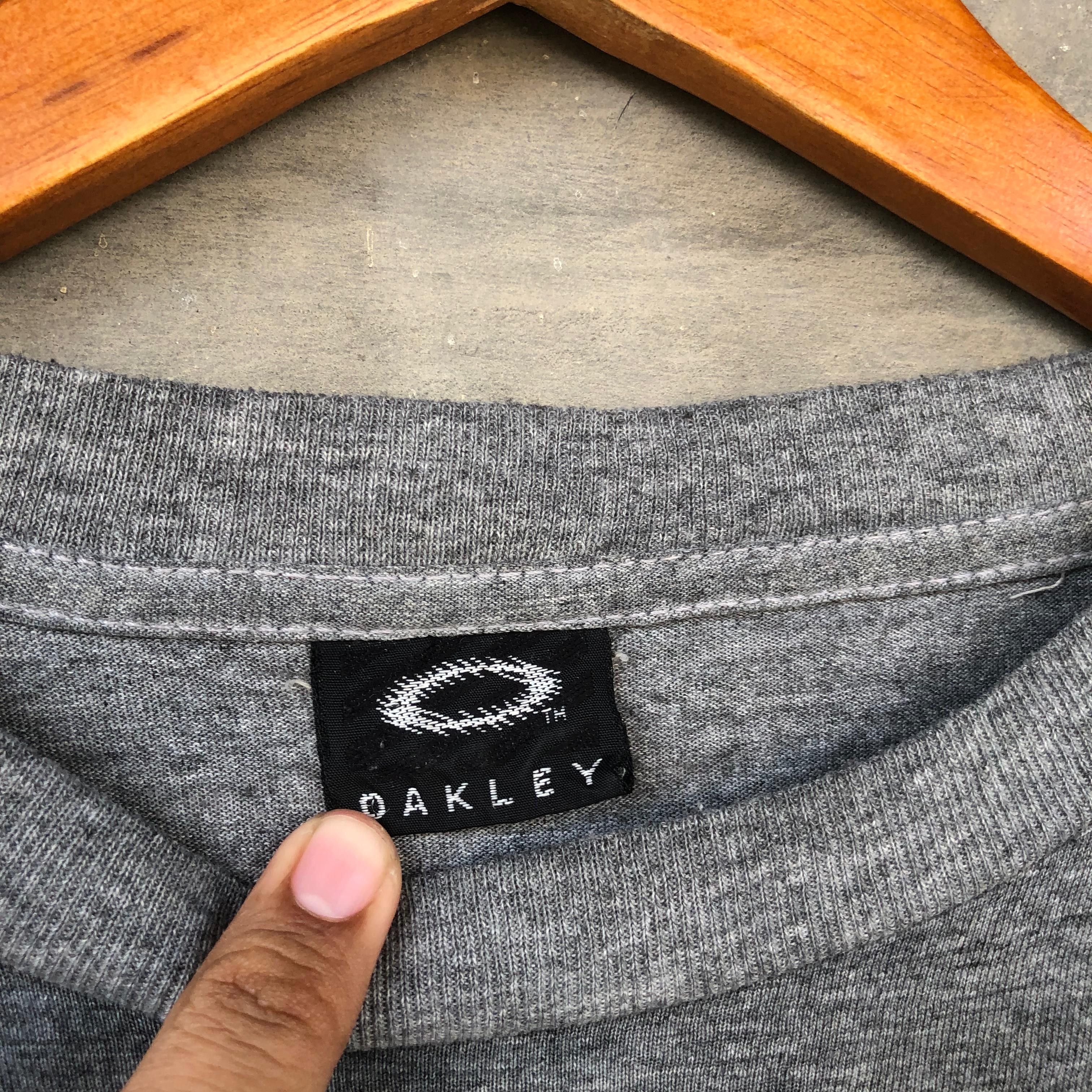 Oakley 90s Oakley Sunglasses Tee Size US L / EU 52-54 / 3 - 2 Thumbnail
