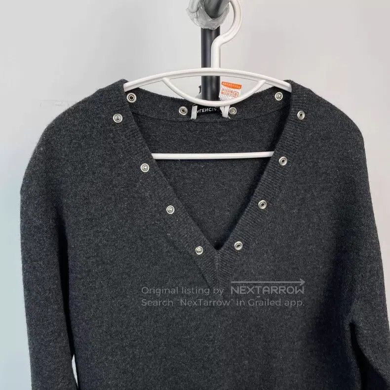 Balenciaga Balenciaga Knit V-Neck Sweater Size XS / US 0-2 / IT 36-38 - 2 Thumbnail