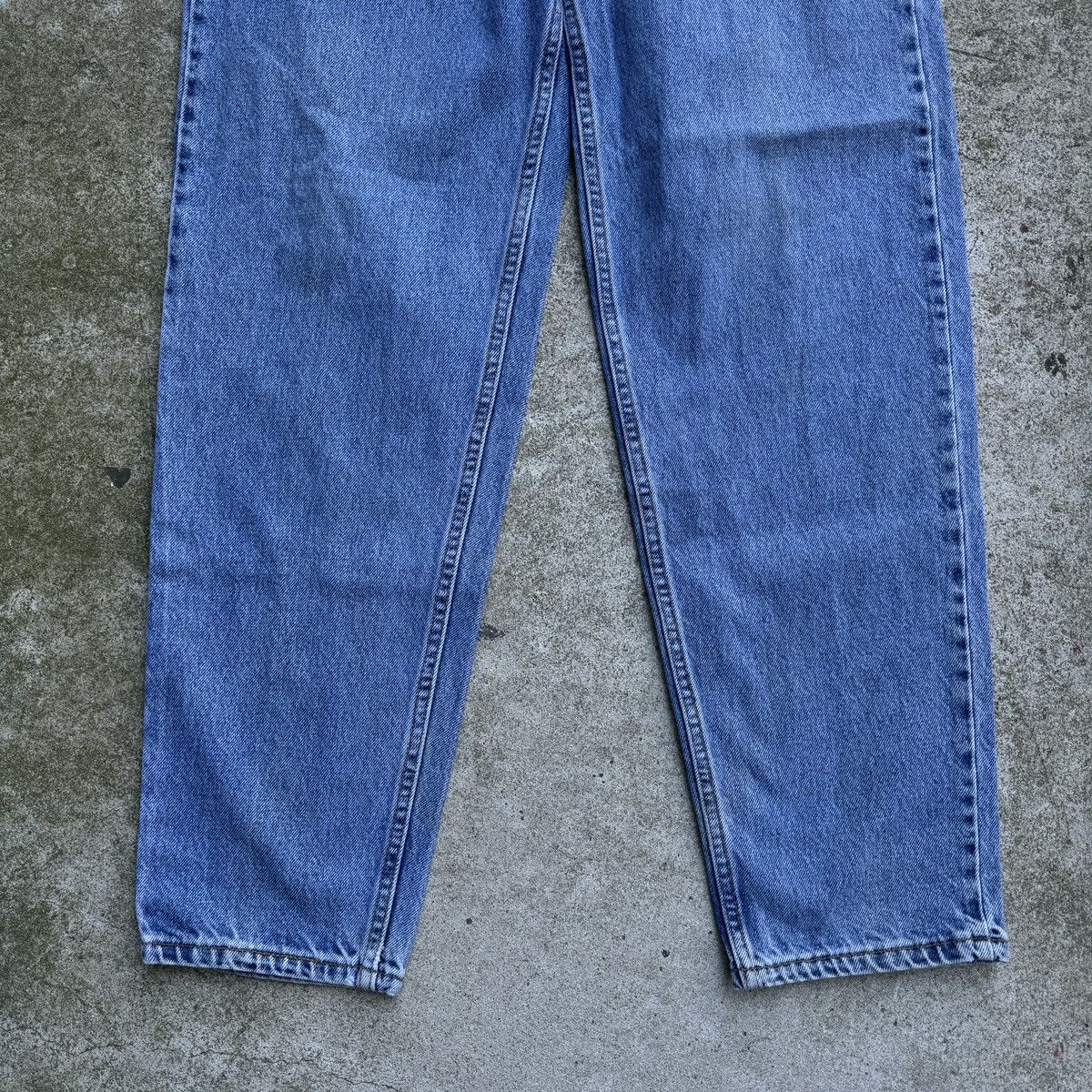 Vintage Vintage 90s Levi's 560 Loose Tapered Jeans Made in USA Size US 29 - 10 Thumbnail