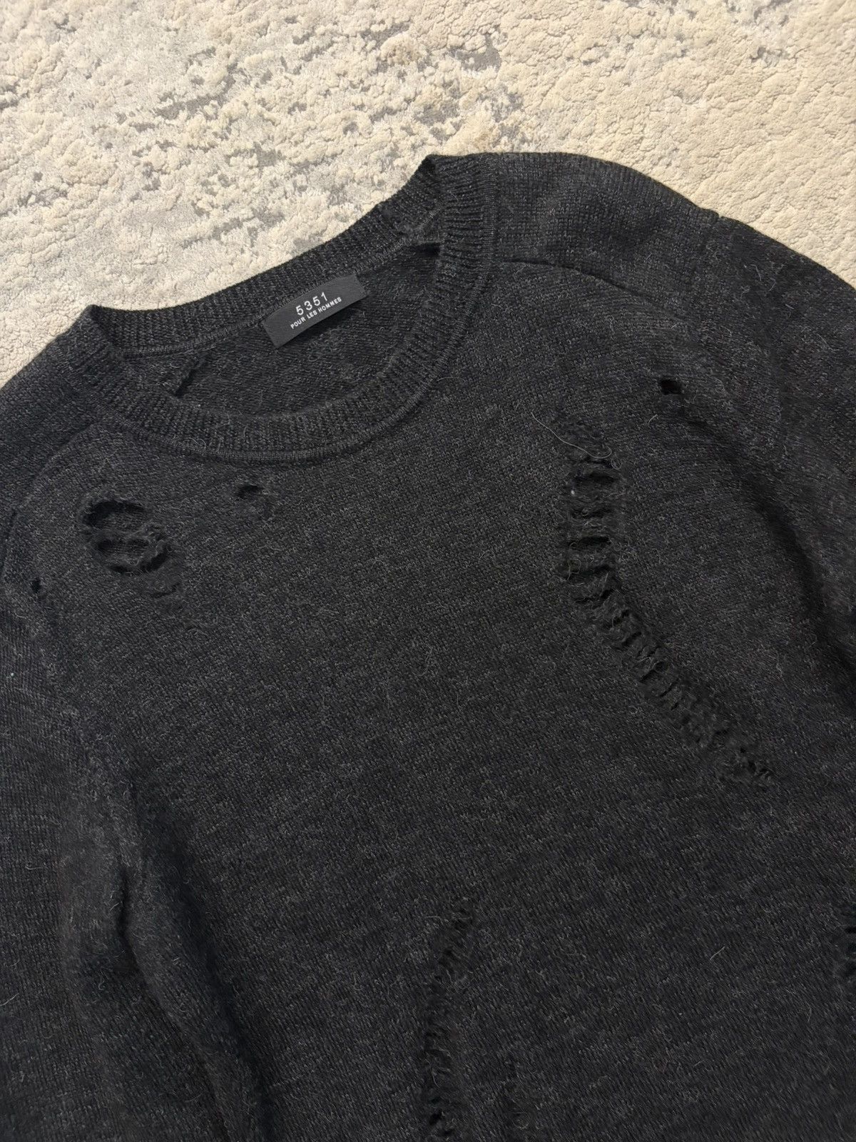 5351 POUR LES HOMMES Distressed Knit Black Crewneck Longsleeve Size US S / EU 44-46 / 1 - 3 Thumbnail