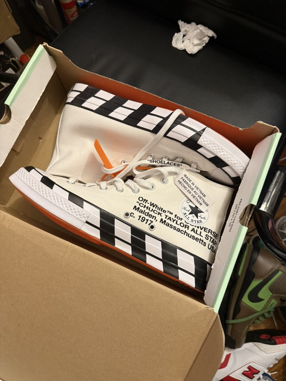 Converse Off white converse sz 10.5 ds Size US 10.5 / EU 43-44 - 2 Thumbnail
