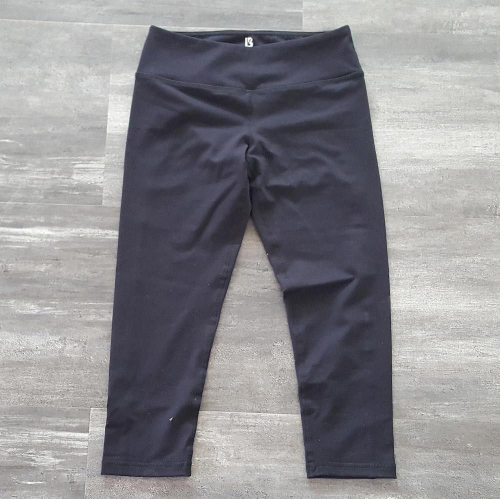Designer Black Buff Bunny Fitted Athletic Capri Size 32" / US 10 / IT 46 - 1 Thumbnail
