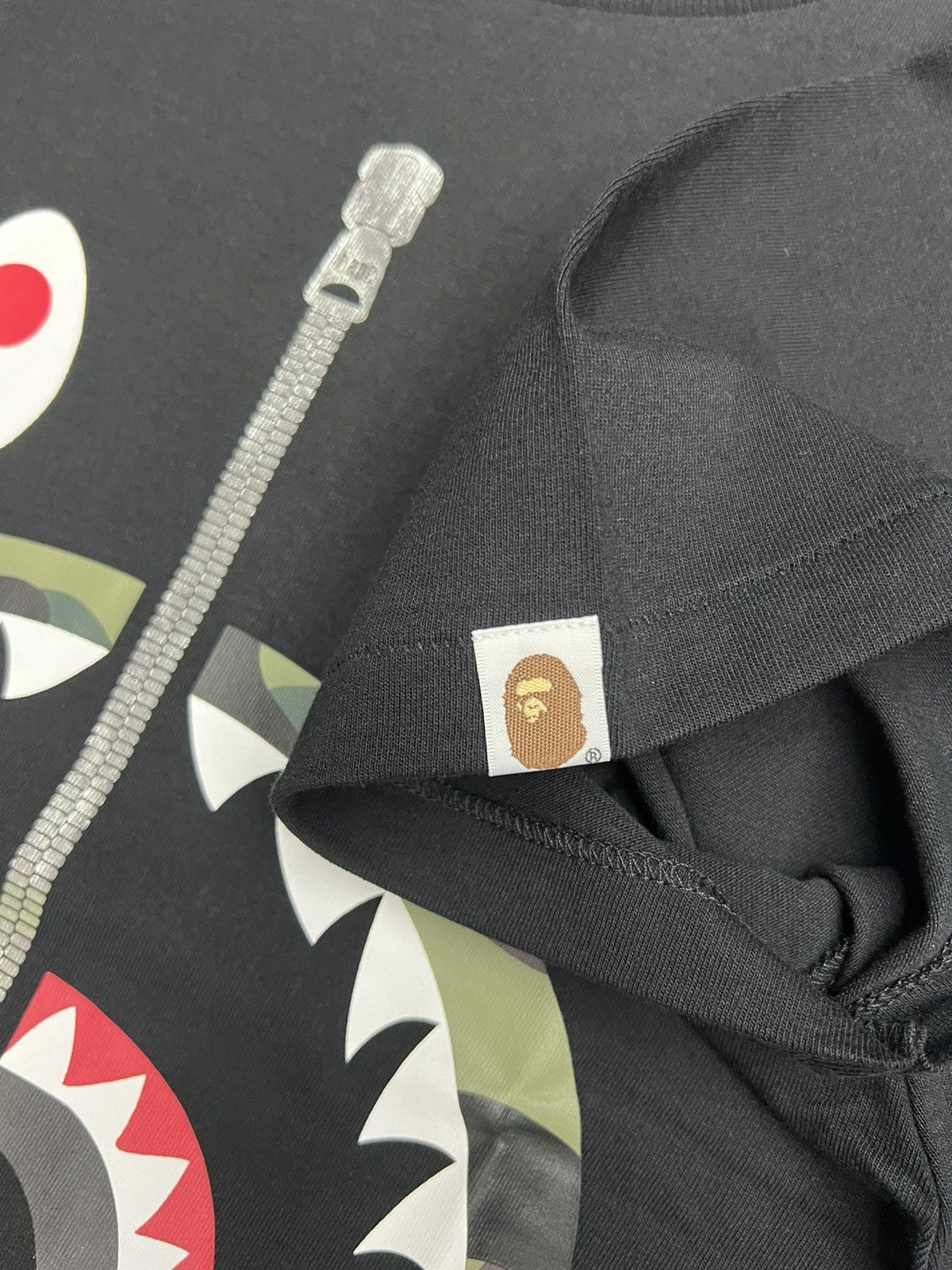 Bape Bape 1st Camo Shark T-Shirt Size US M / EU 48-50 / 2 - 3 Thumbnail