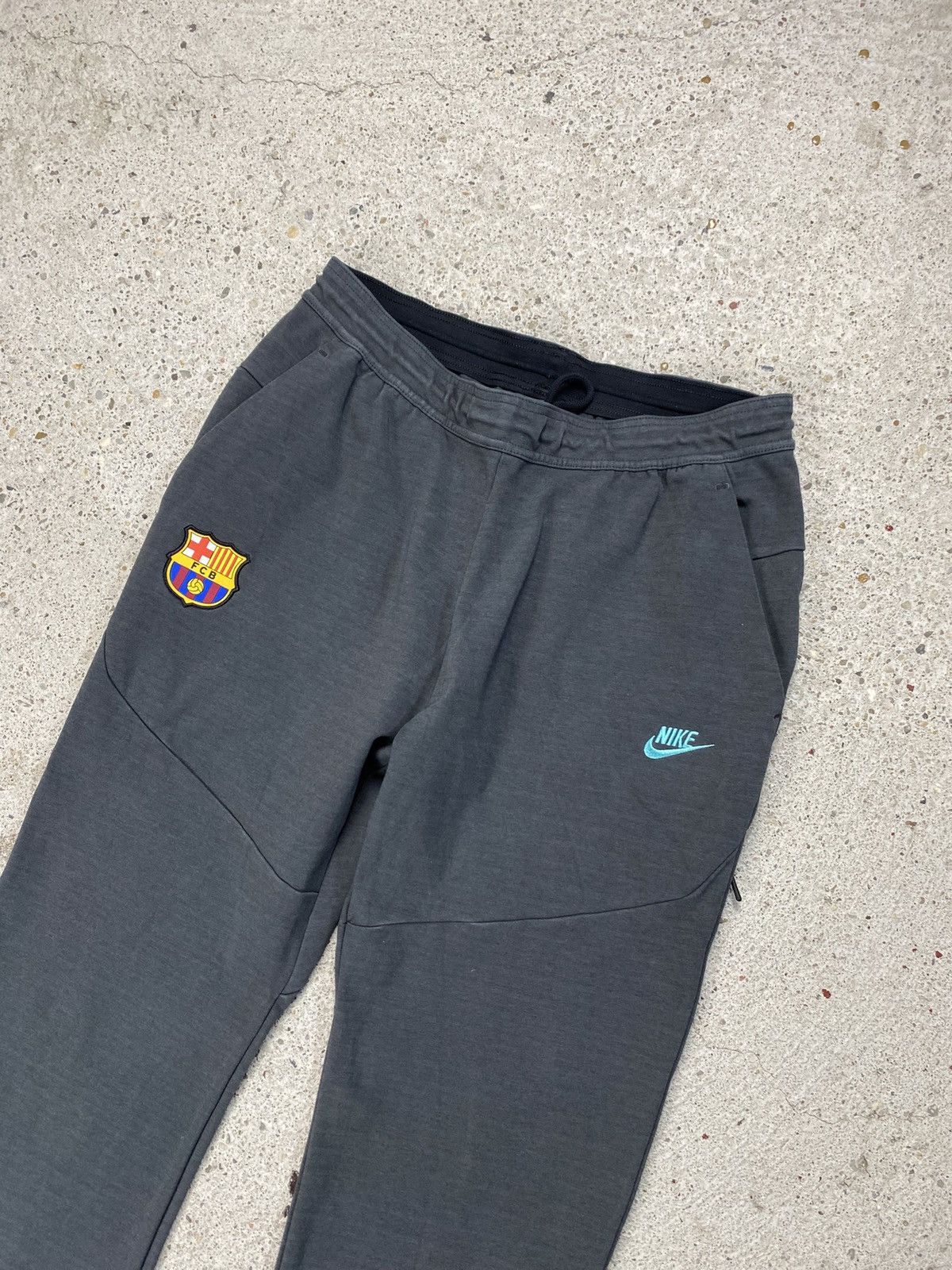 Nike Nike tech fleece fc barcelona gret swetapants football Size US 34 / EU 50 - 3 Thumbnail