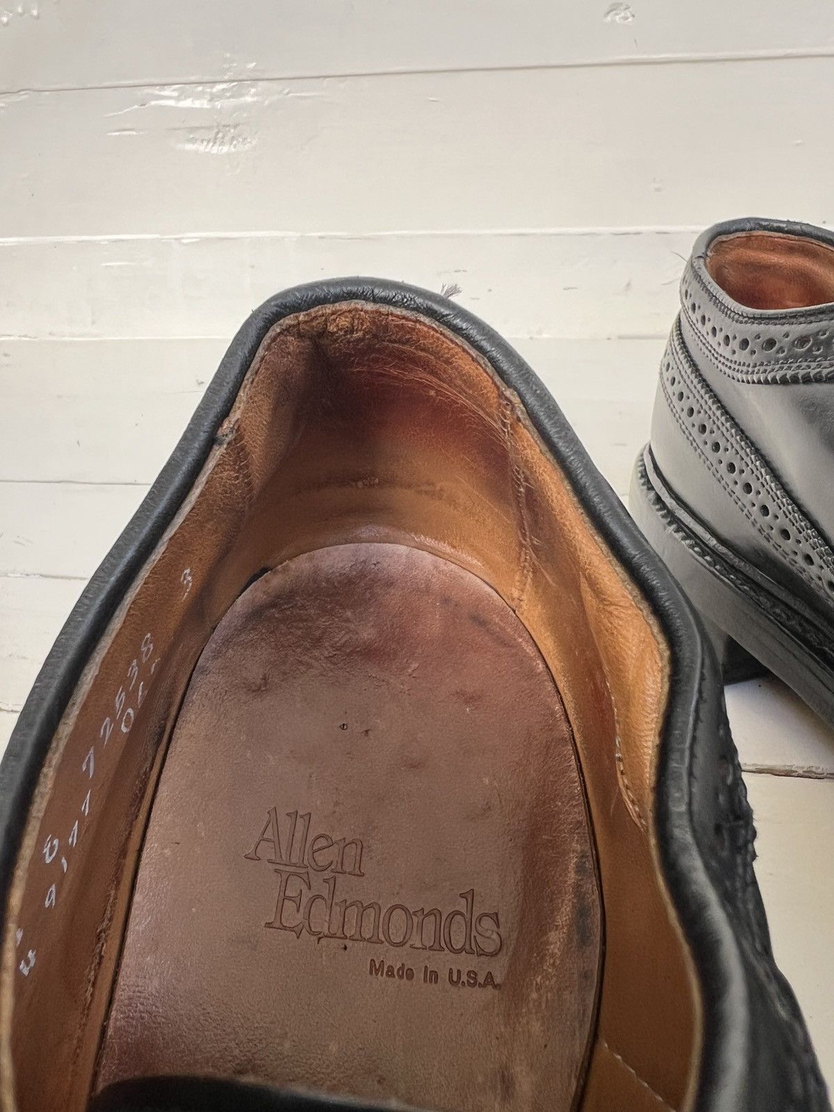 Allen Edmonds Allen Edmonds MacNeil Black Leather Shell Cordovan Wingtip Size US 9.5 / EU 42-43 - 15 Thumbnail