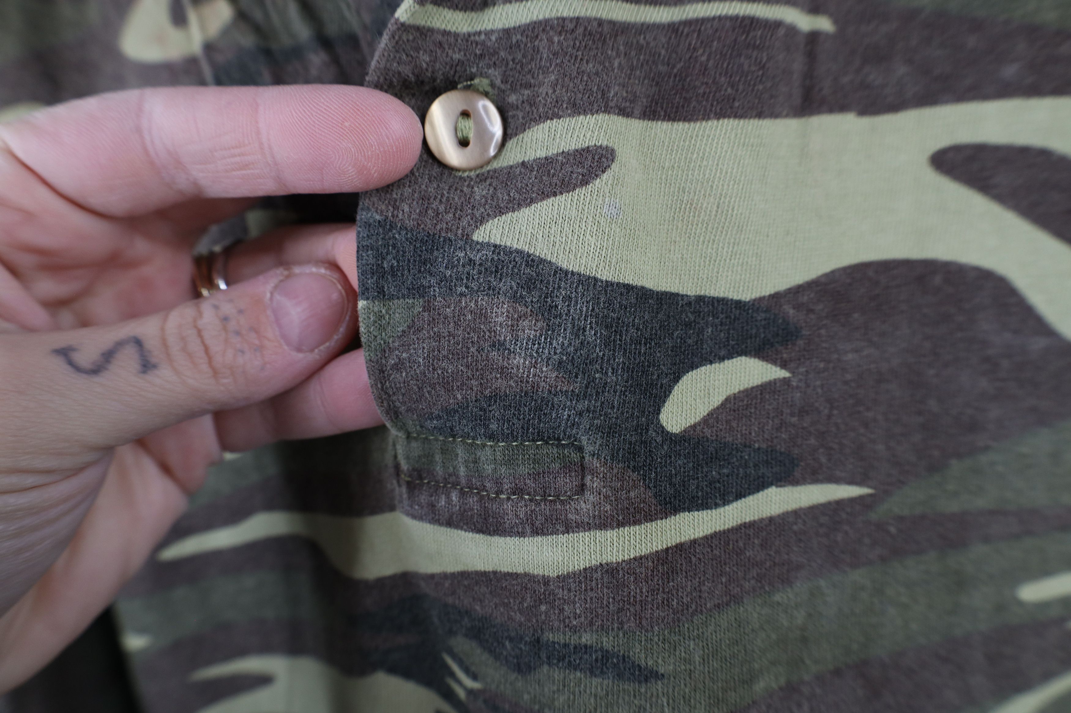 Vintage Vintage 90s Streetwear Camouflage Short Sleeve Polo Shirt Size US XXL / EU 58 / 5 - 4 Thumbnail