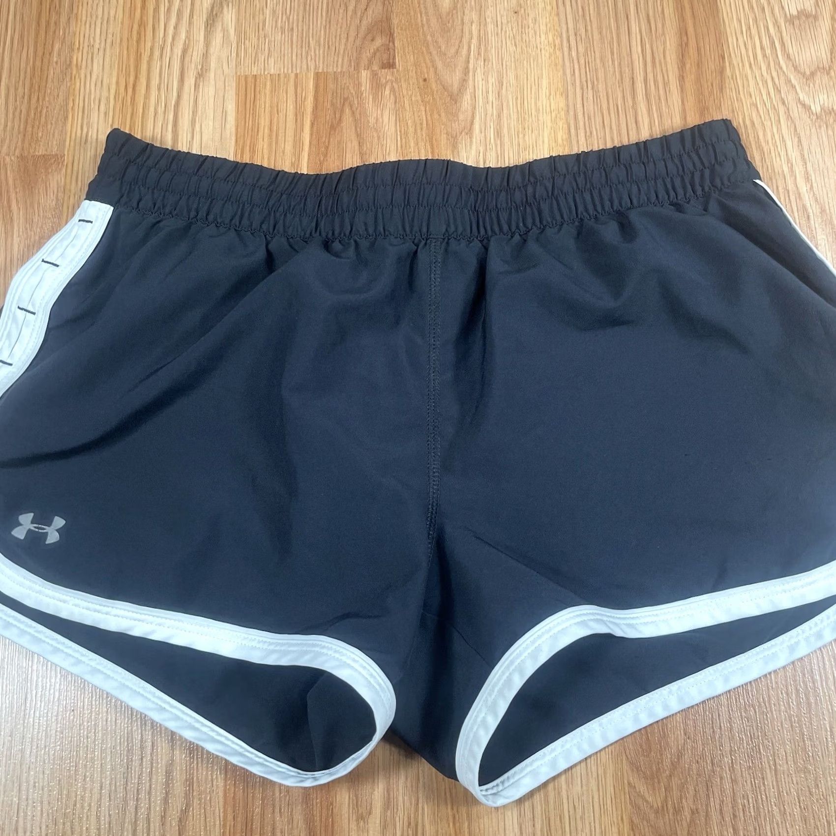 Under Armour Under armour Shorts Womens SM Fitted Heatgear Athletic Running Cross Training Size 28" / US 6 / IT 42 - 2 Thumbnail