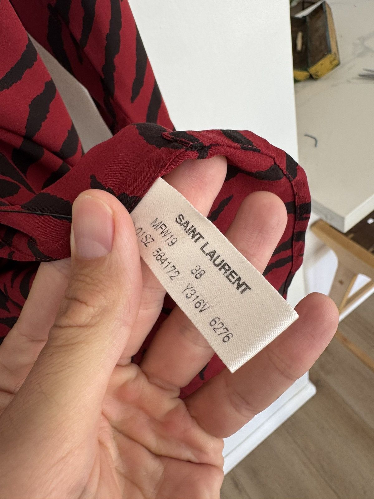 Saint Laurent Paris Sample FW19 Tiger Silk shirt Size US S / EU 44-46 / 1 - 3 Thumbnail