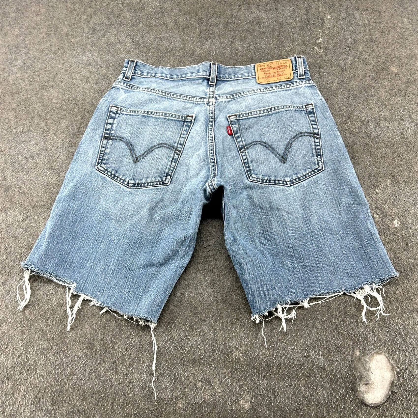 Levi's VINTAGE Levis 569 Shorts Mens 32 Blue Denim Jorts Medium Wash Baggy Y2K 90s American Mens Size US 32 / EU 48 - 2 Thumbnail