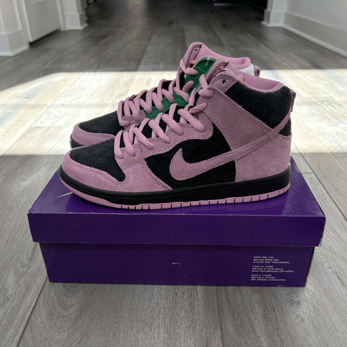 Nike SB NEW Nike Invert Celtics Dunks Size US 9 Size US 9 / EU 42 - 1 Thumbnail
