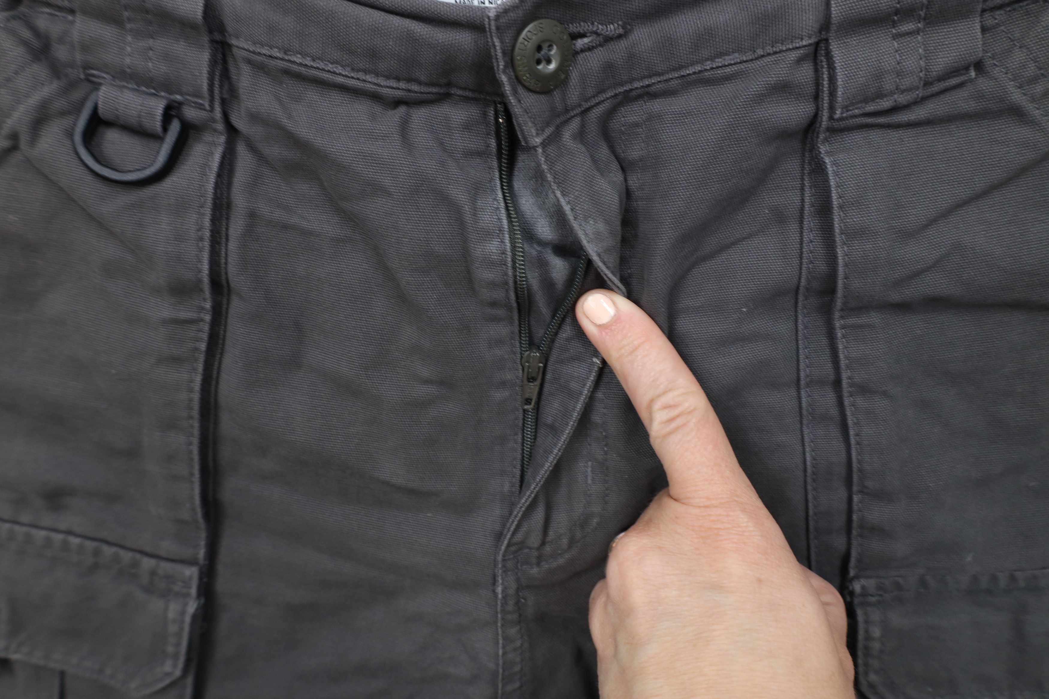 Columbia × Vintage Vintage Columbia Above Knee Heavy Cargo Shorts Gray Cotton Size US 34 / EU 50 - 7 Thumbnail