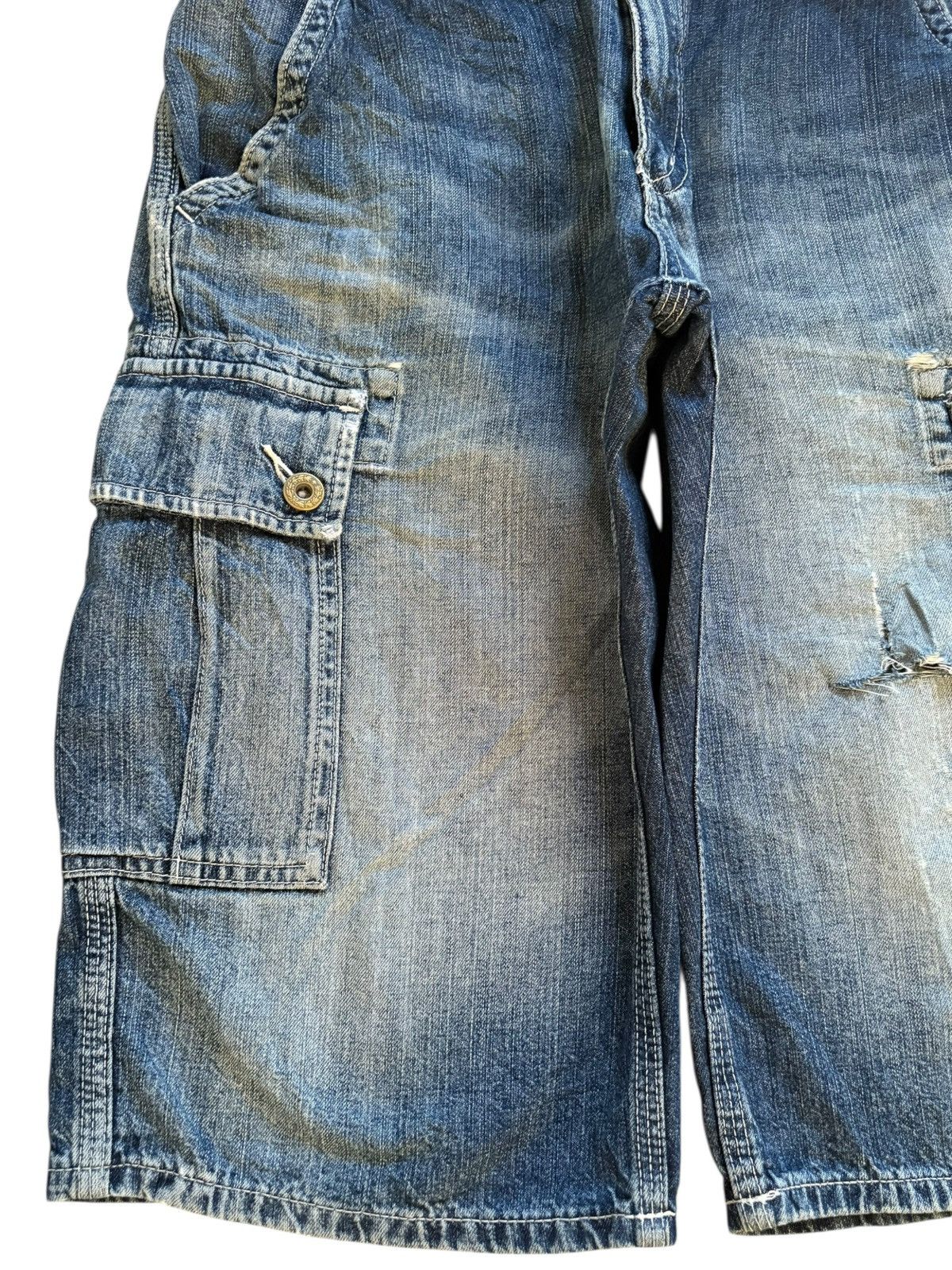 Japanese Brand × Jun Takahashi × Uniqlo Vintage Uniqlo Mud Wash Distress Rip Cargo Baggy Jean Shorts Size US 32 / EU 48 - 8 Thumbnail