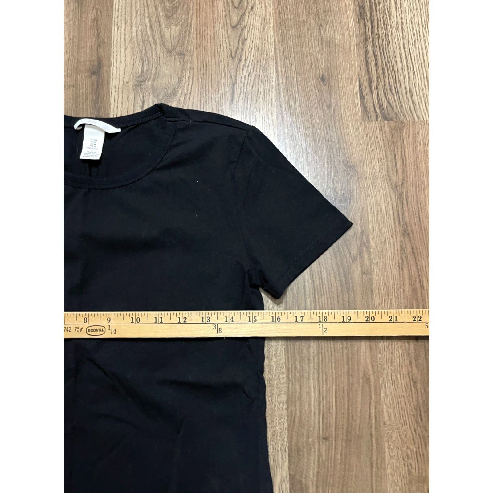 H&M H&M Shirt Women Mid Black Short Sleeve Crew Neck T-Shirt Casual Modern Basic Regular Size M / US 6-8 / IT 42-44 - 4 Thumbnail