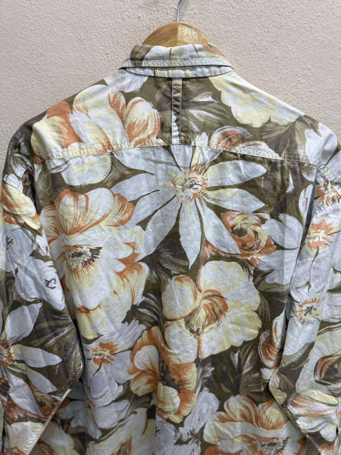 Hai Sporting Gear Vintage Issey Miyake Hai Sporting Gear Floral ButtonUp Shirt Size US M / EU 48-50 / 2 - 21 Thumbnail