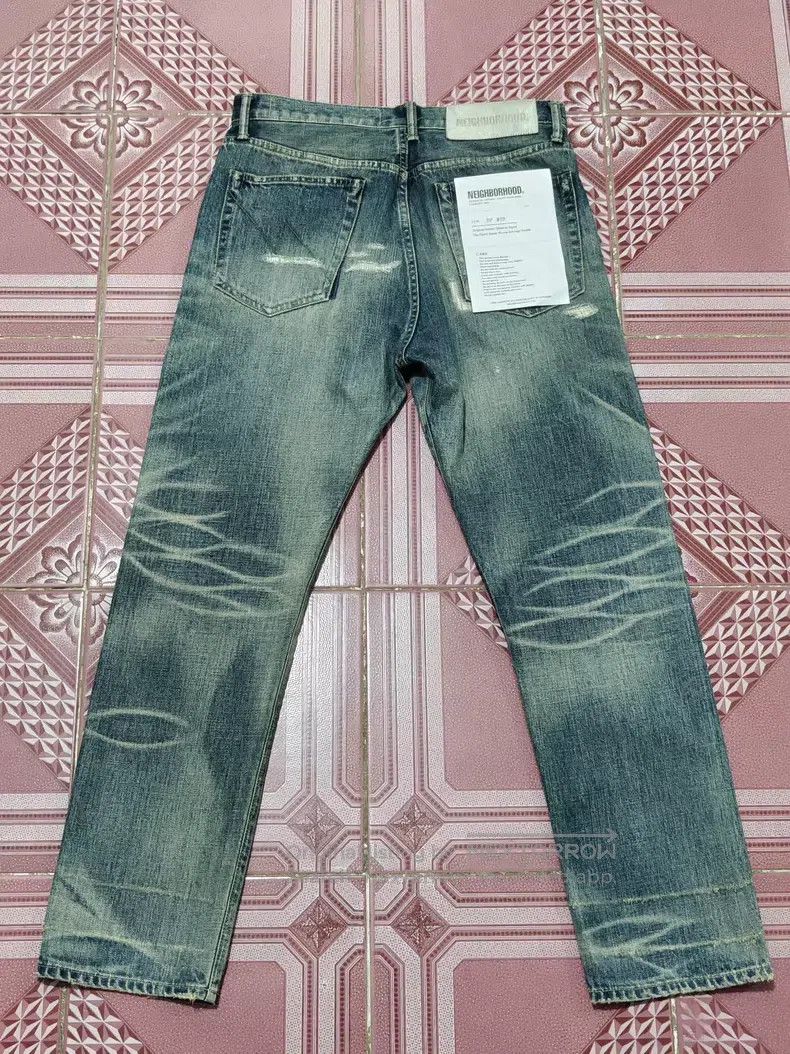 Neighborhood Neighborhood size S jeans Size US 26 / EU 42 - 2 Thumbnail