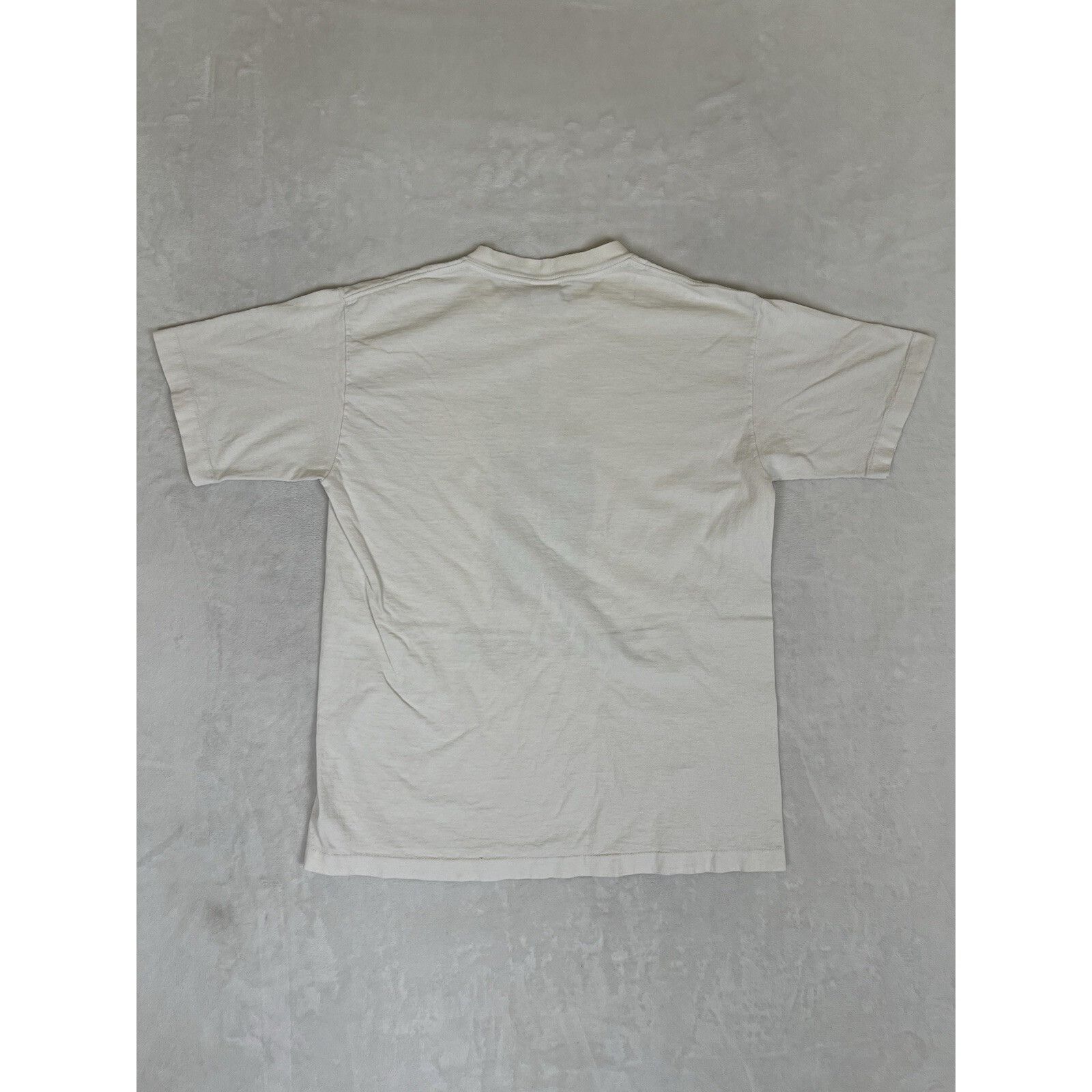 Warner Bros Vintage Six Flags Warner Bros T-Shirt Size L Taz Bugs Bunny Size US L / EU 52-54 / 3 - 8 Thumbnail