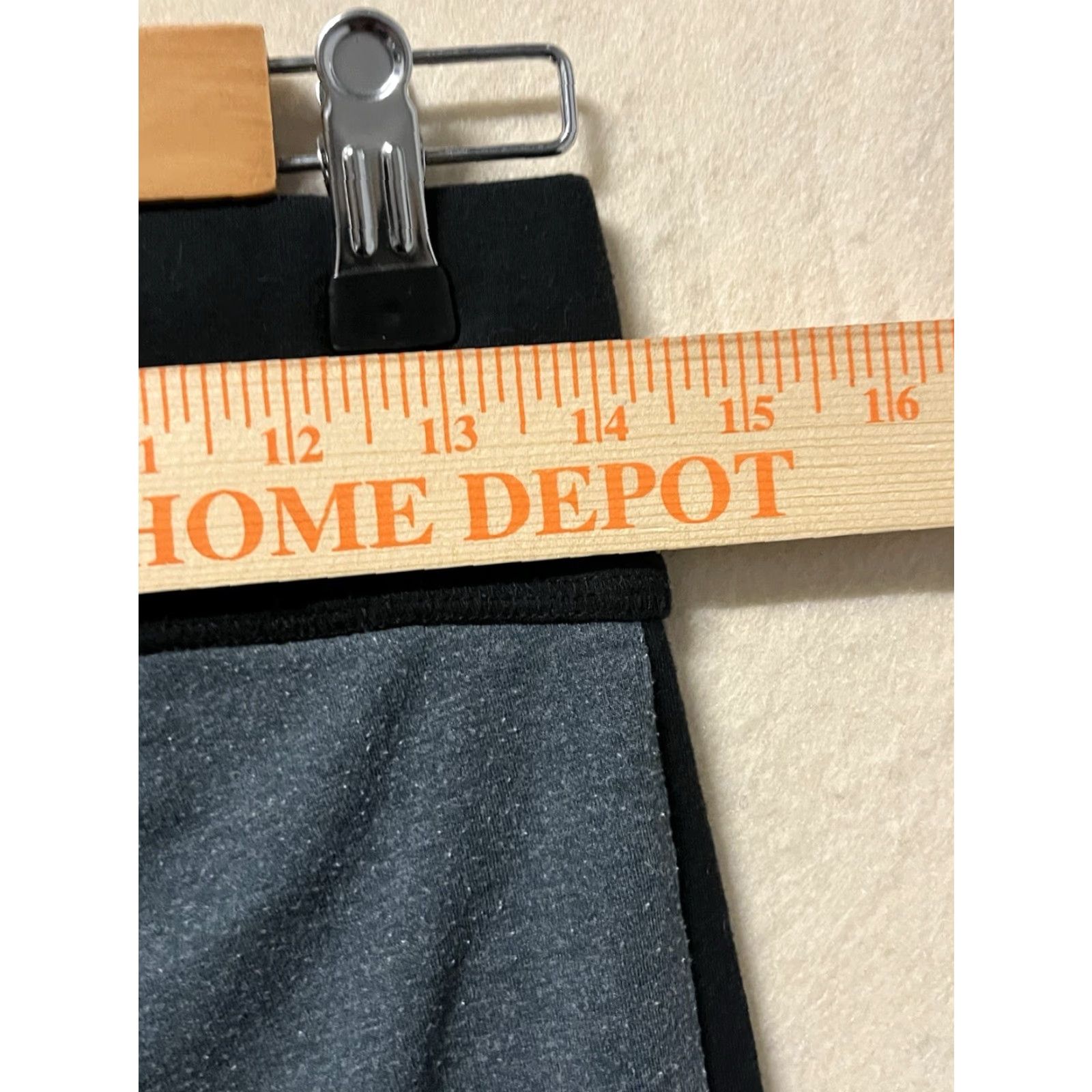 James Perse James Perse Cropped Leggings Women’s Size 1 Gray Made USA Pants Pull On Cropped Features Crop USA Theme Womens Size 25" / US 0 / IT 36 - 3 Thumbnail