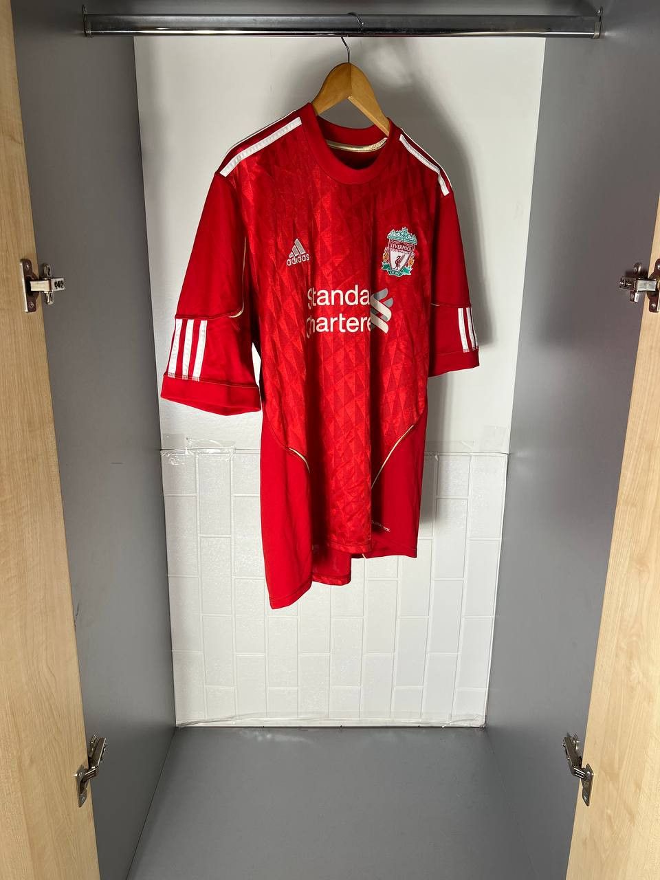 Adidas VINTAGE ADIDAS FC LIVERPOOL ENGLAND SOCCER JERSEY RETRO Size US L / EU 52-54 / 3 - 5 Thumbnail